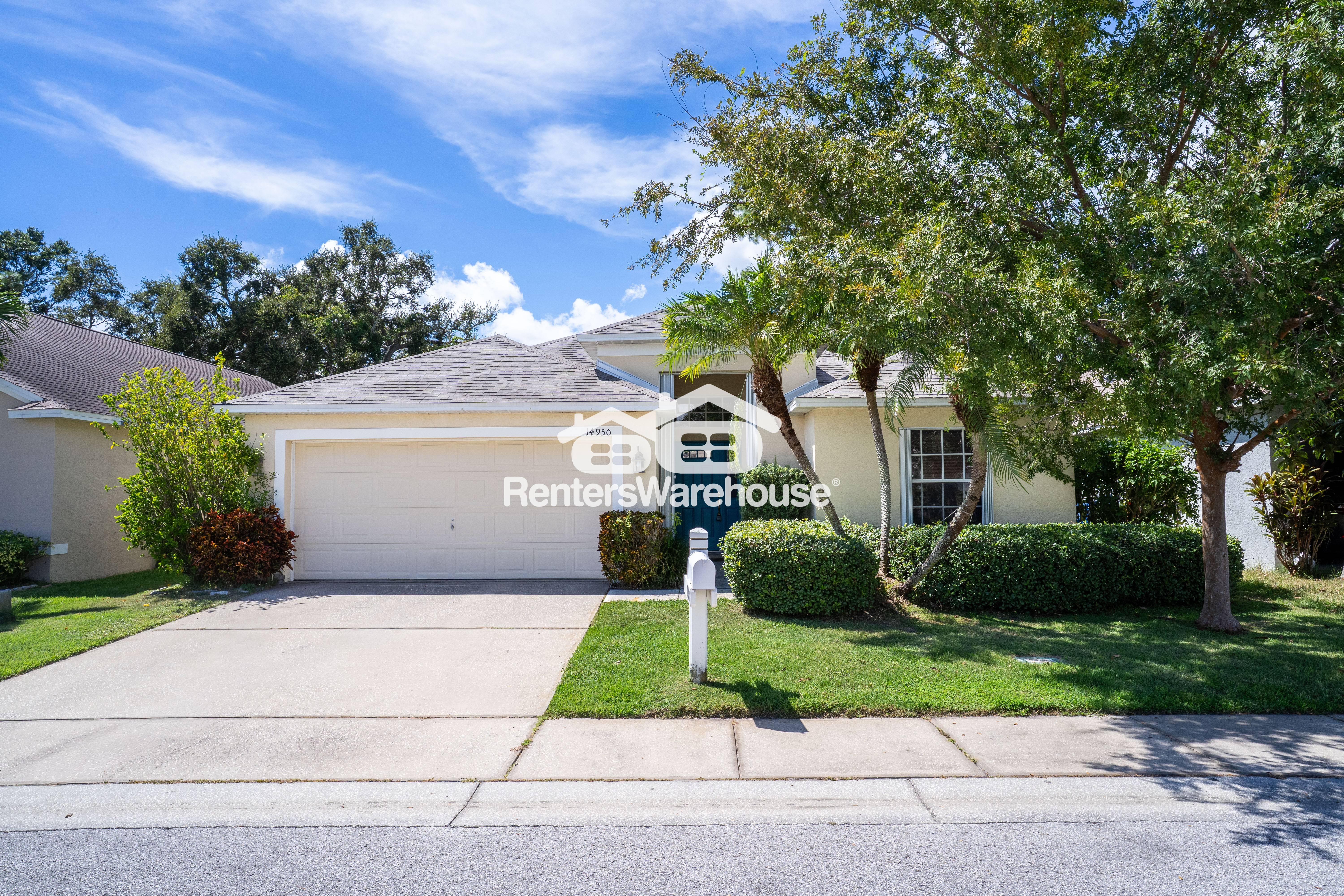 Clearwater House: 14950 Hidden Oaks Cir