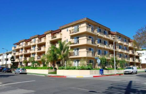 Los Angeles Condo: 11911 Mayfield Ave