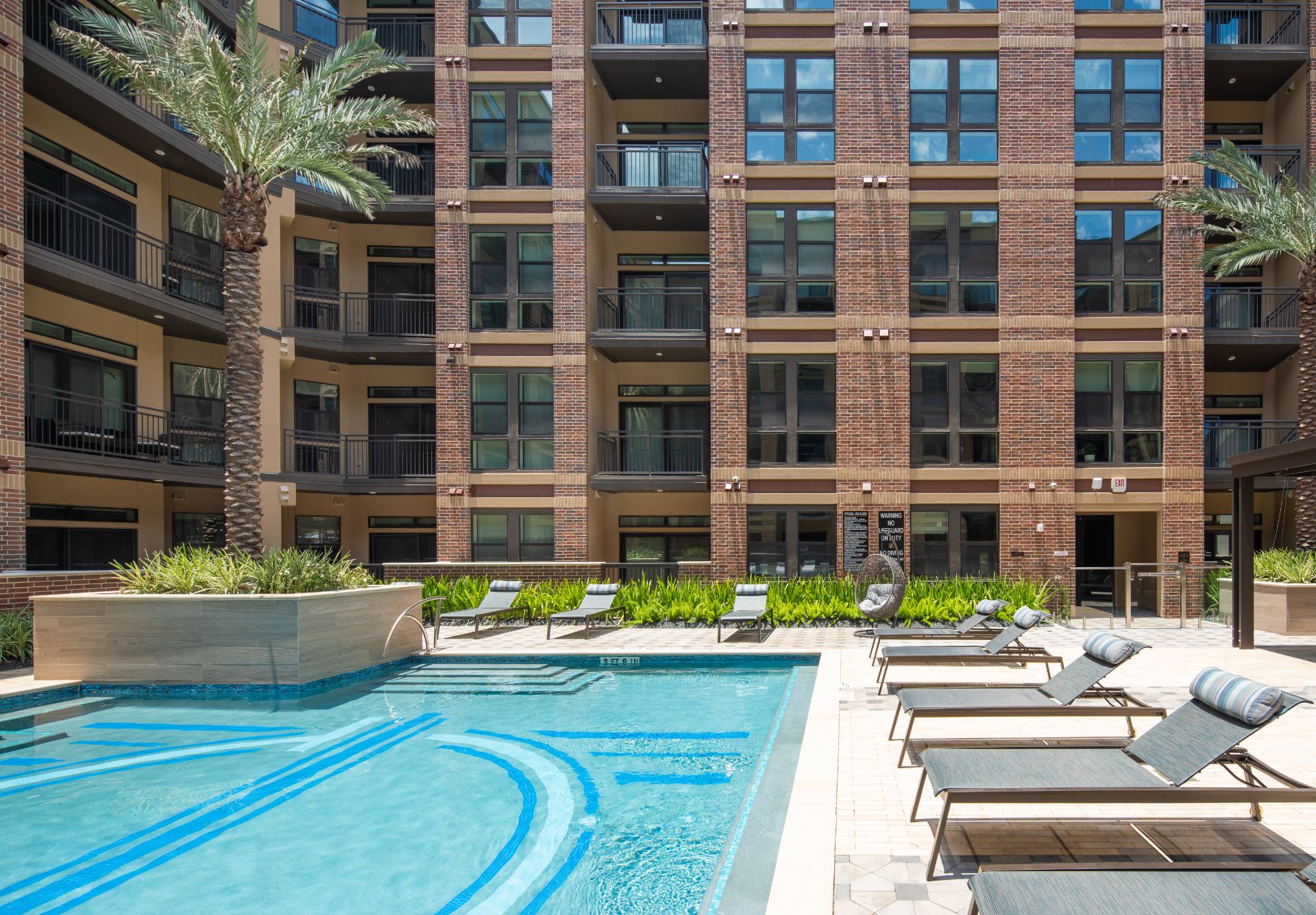 Houston Condo: 517 W 20th St