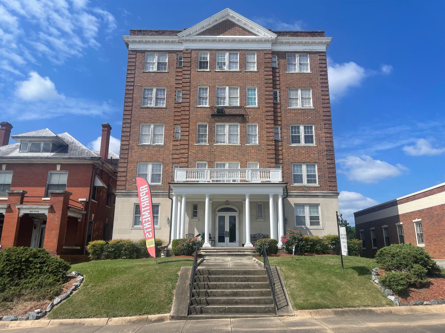 Macon Apartment: 876 Mulberry St