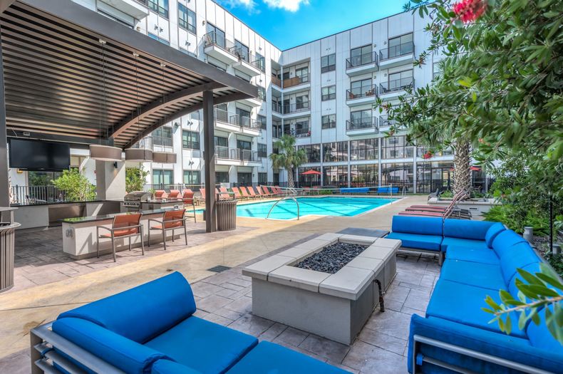 Houston Condo: 4022 Koehler St
