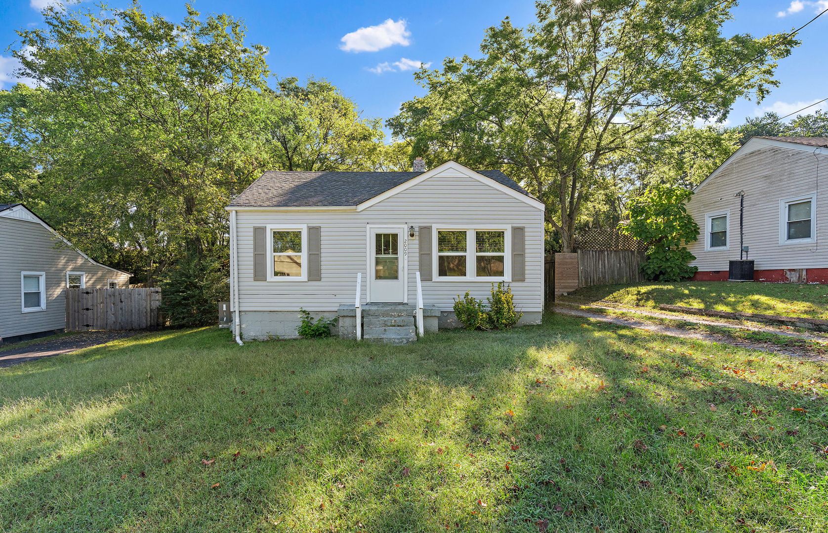 Nashville House: 2009 Oakwood Ave