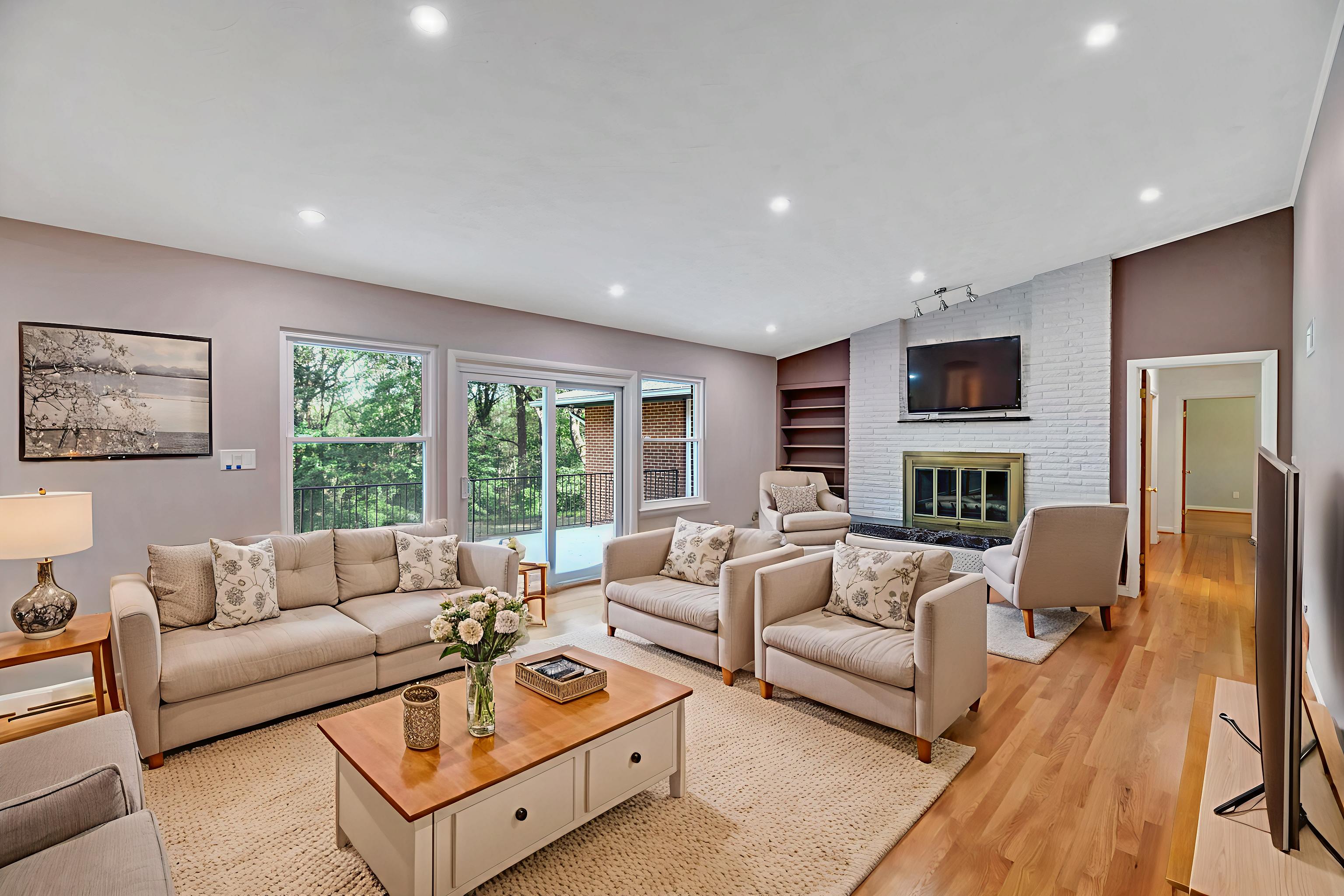 Silver Spring House: 90 Quaint Acres Dr