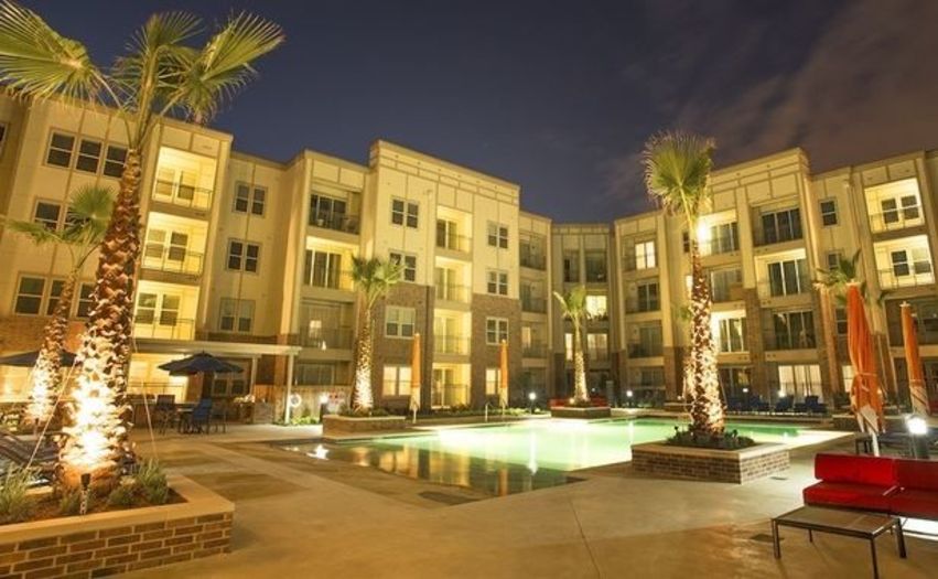 Houston Condo: 144 Heights Blvd