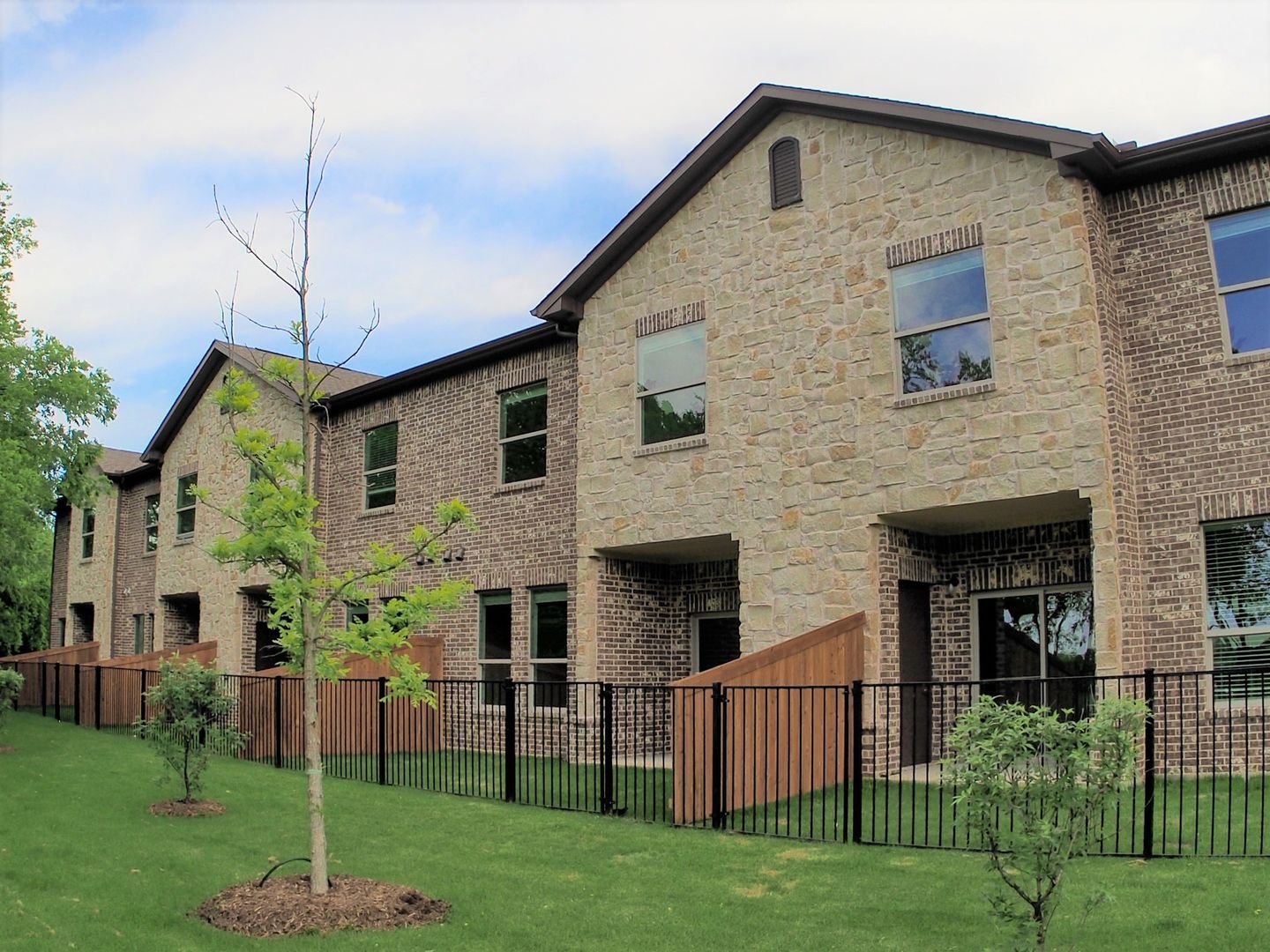 Denton Condo: 1601 Riney Rd