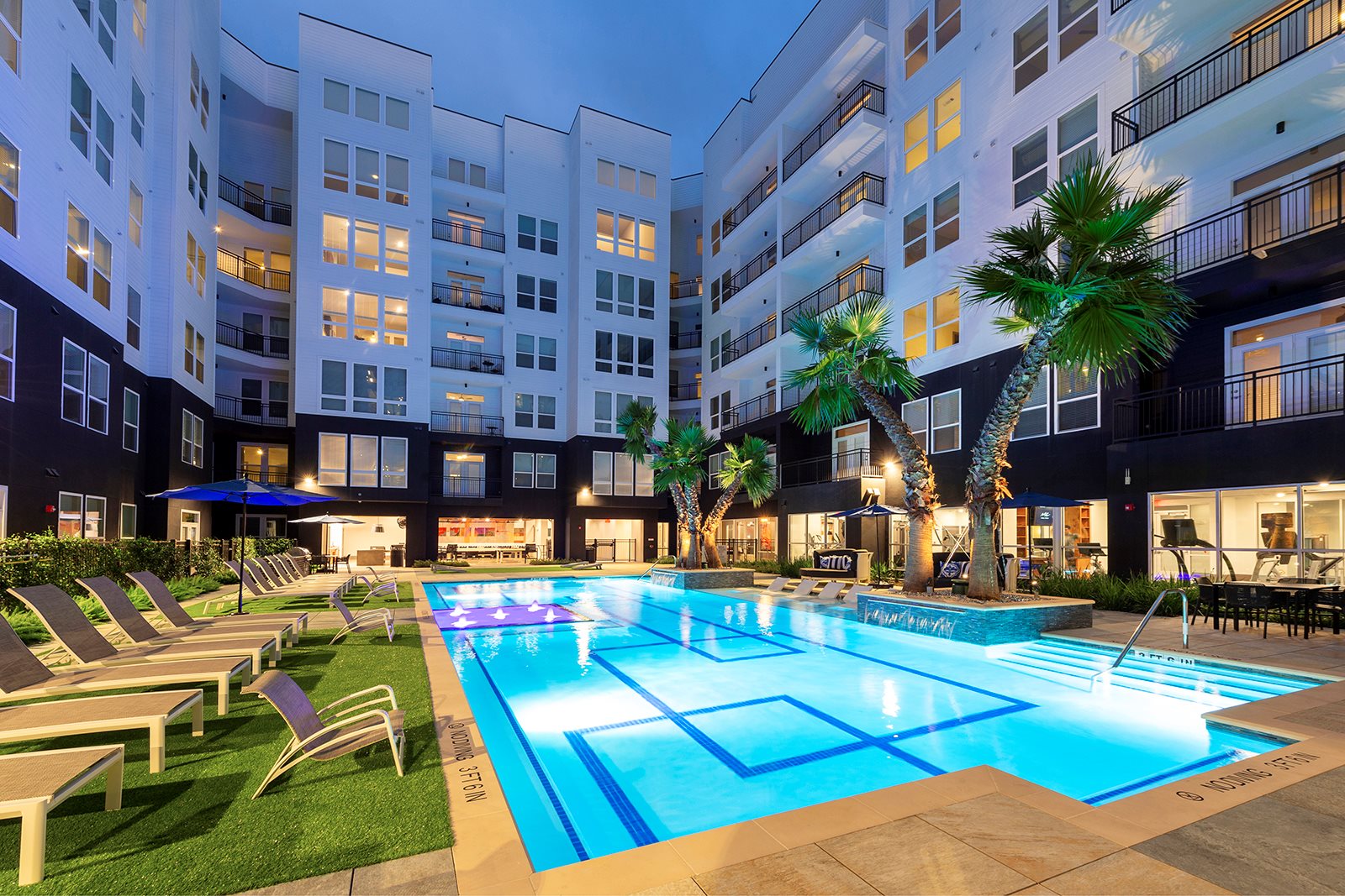 Houston Condo: 613 Shepherd Drive