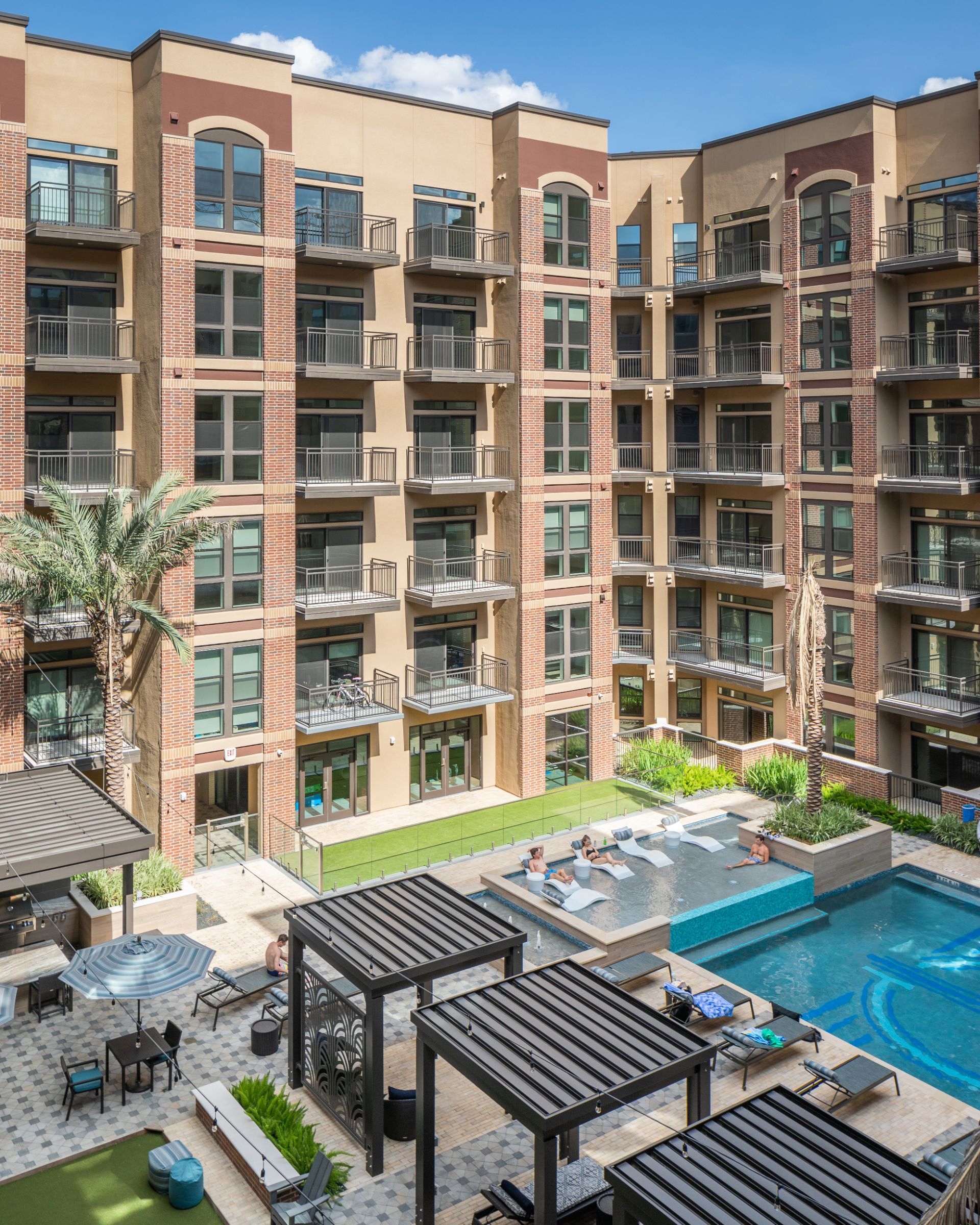 Houston Condo: 517 W 20th St