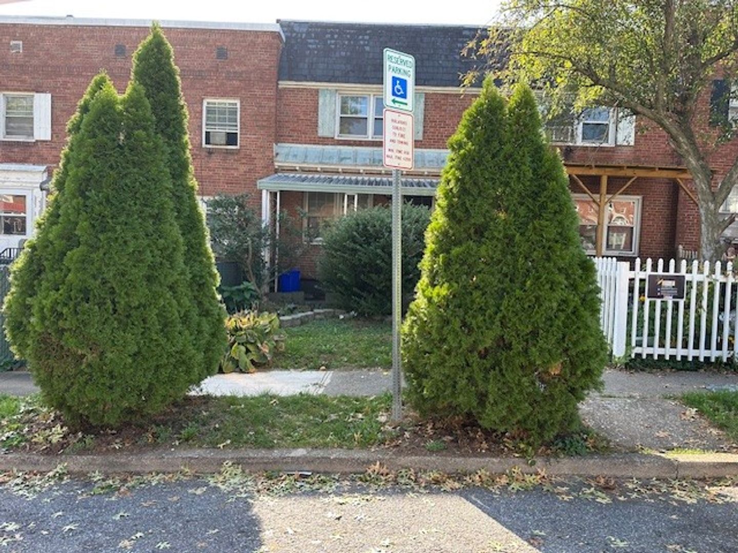 Harrisburg House: 2433 Adrian St