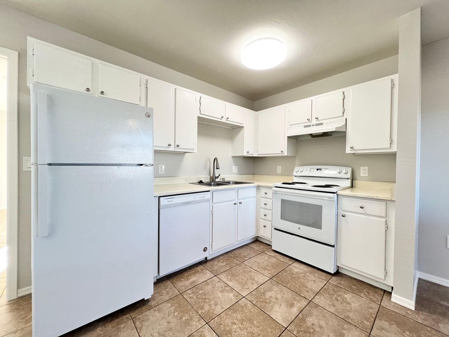 Florence Apartment: 440 E Florence Heights Dr