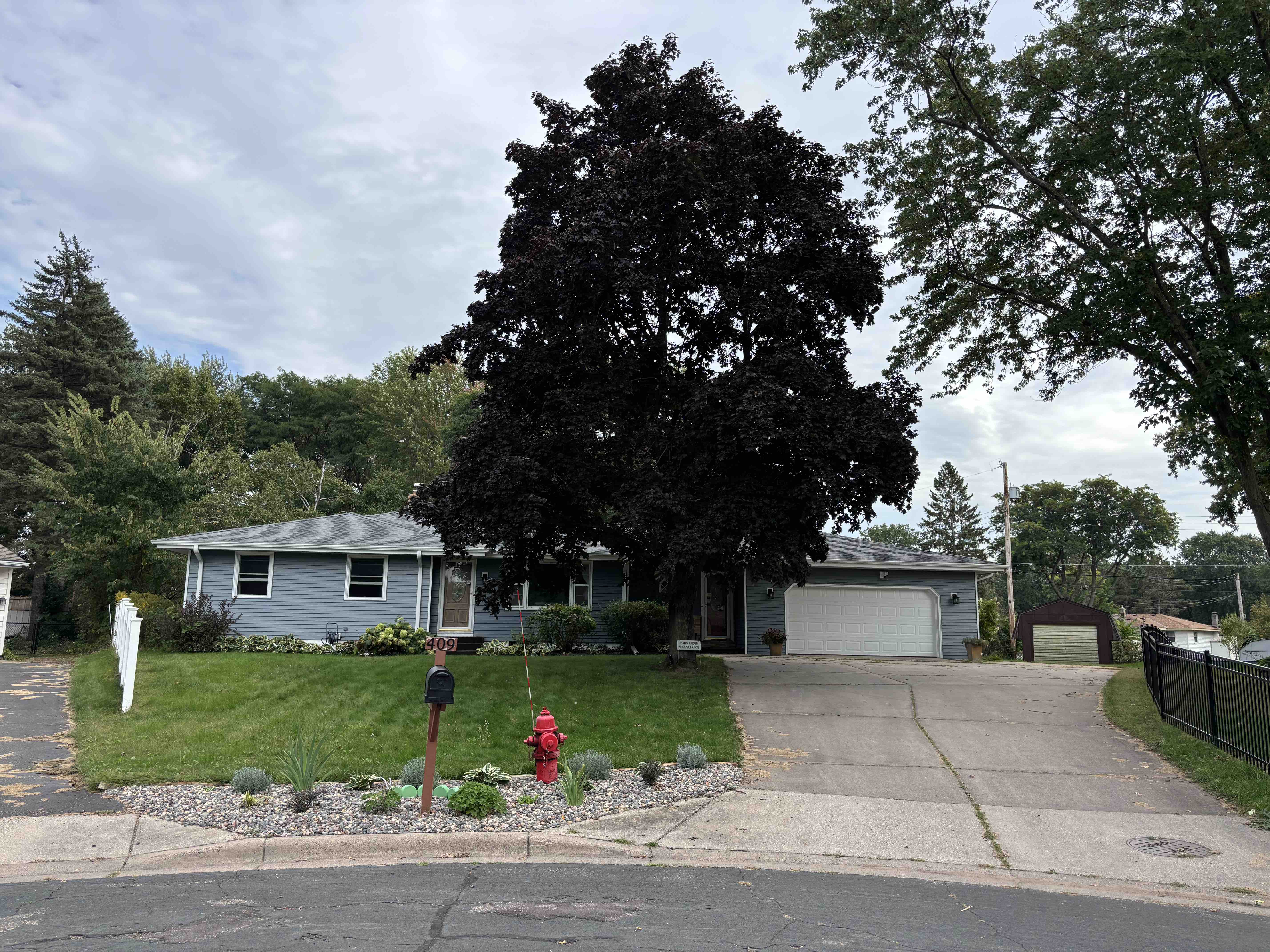 Woodbury House: 409 Meadow Ct