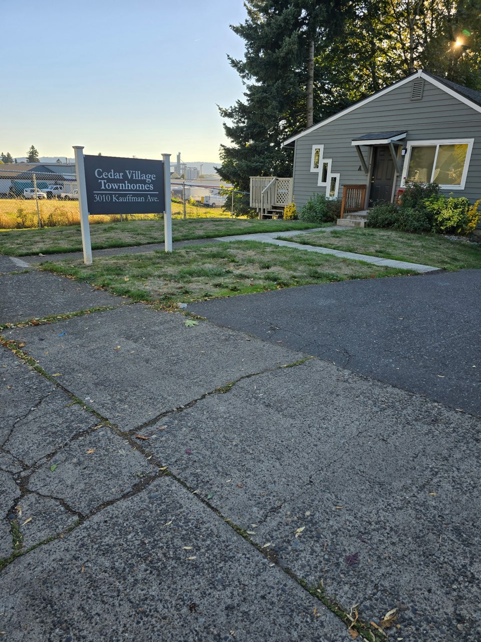 Vancouver Apartment: 3010 Kauffman Ave