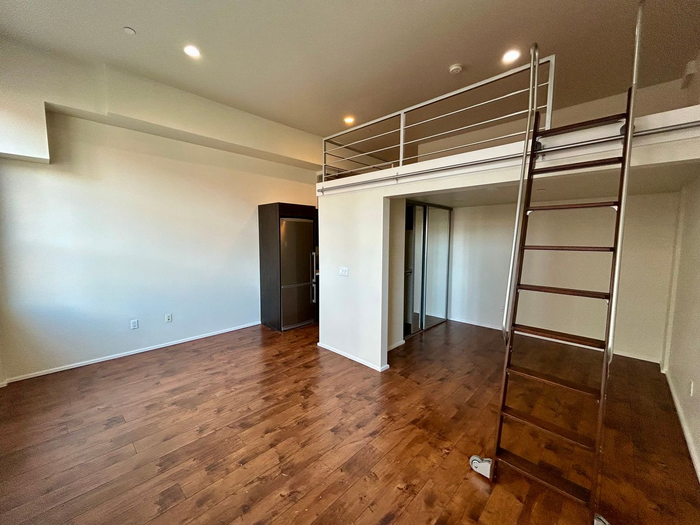 San Francisco Apartment: 529 Stevenson St