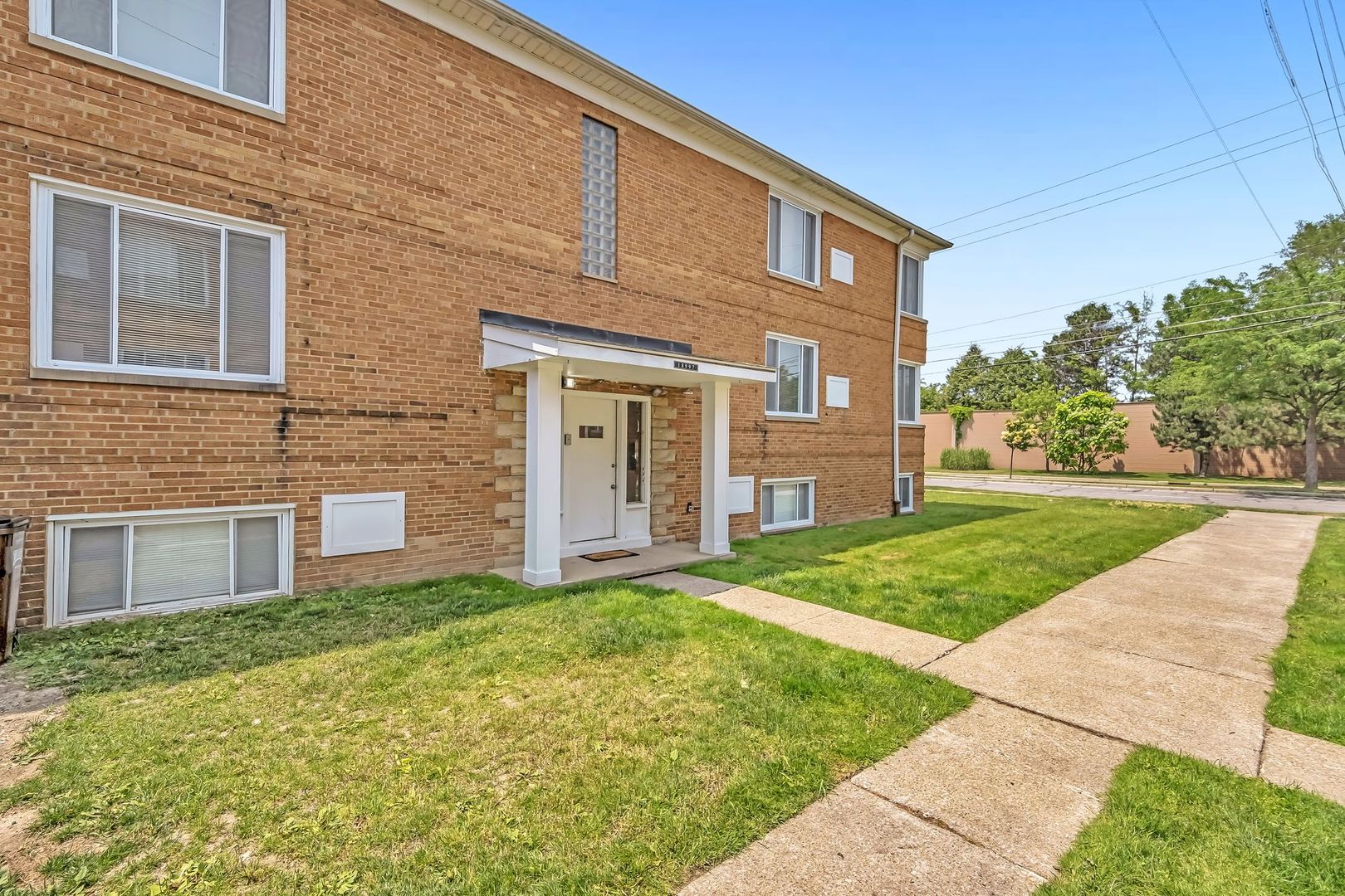 Rocky River Condo: 18997 Hilliard Blvd