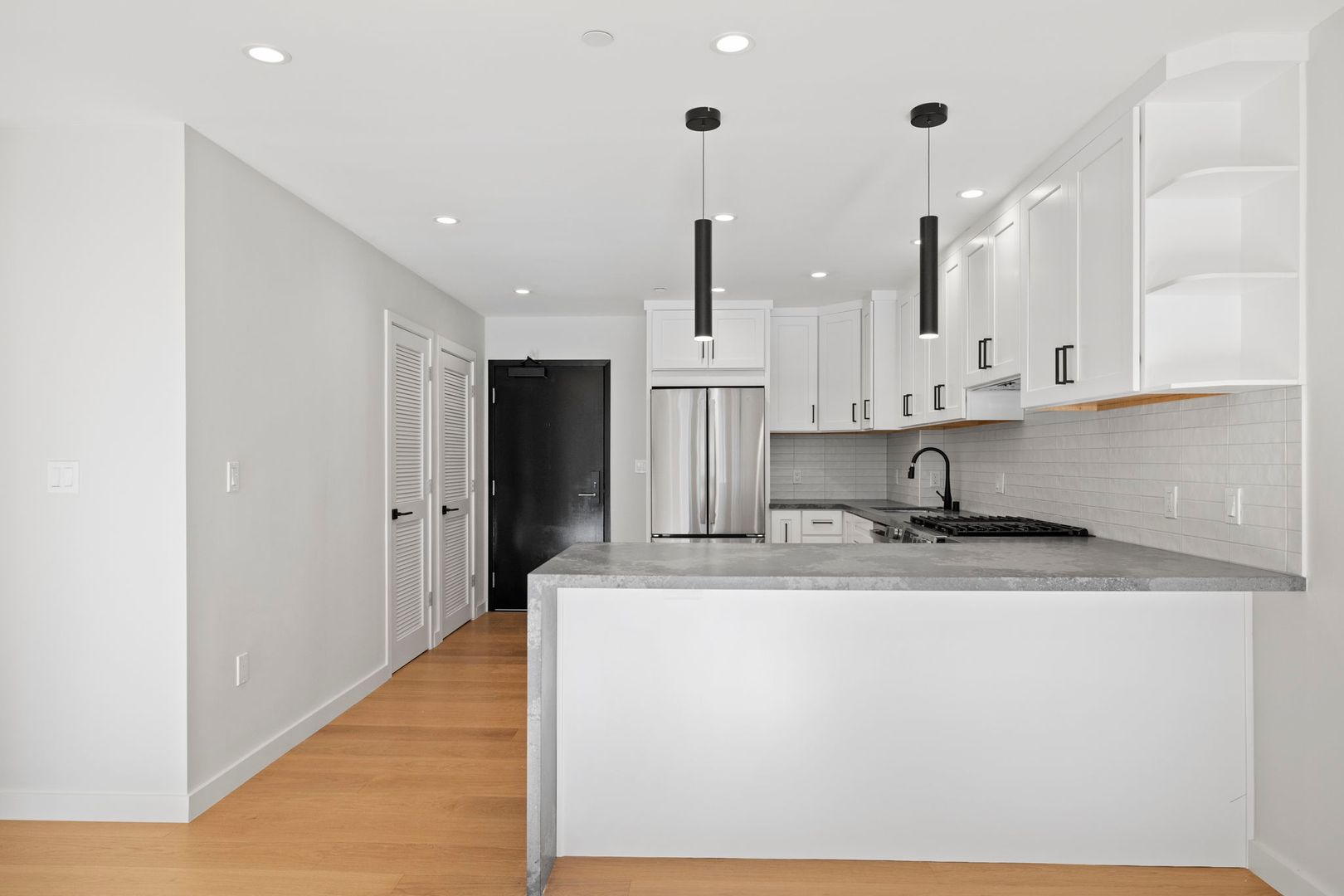 San Francisco Condo: 693 Sutter St