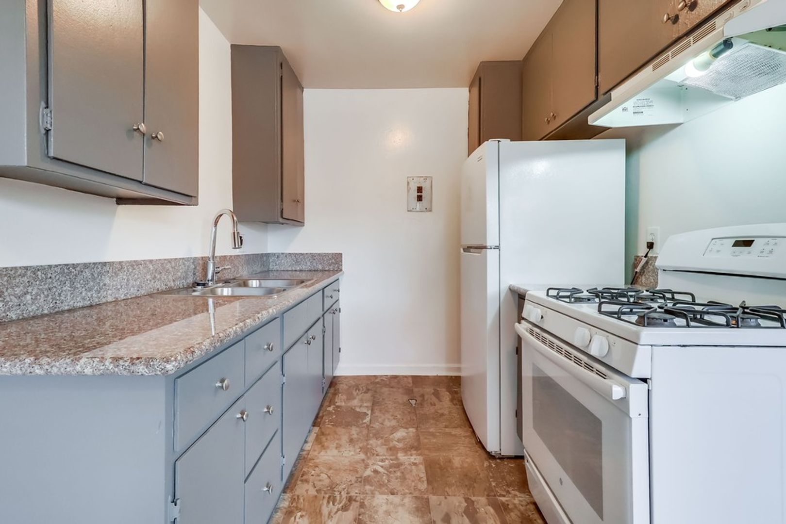 Los Angeles Condo: 6407 10th Ave