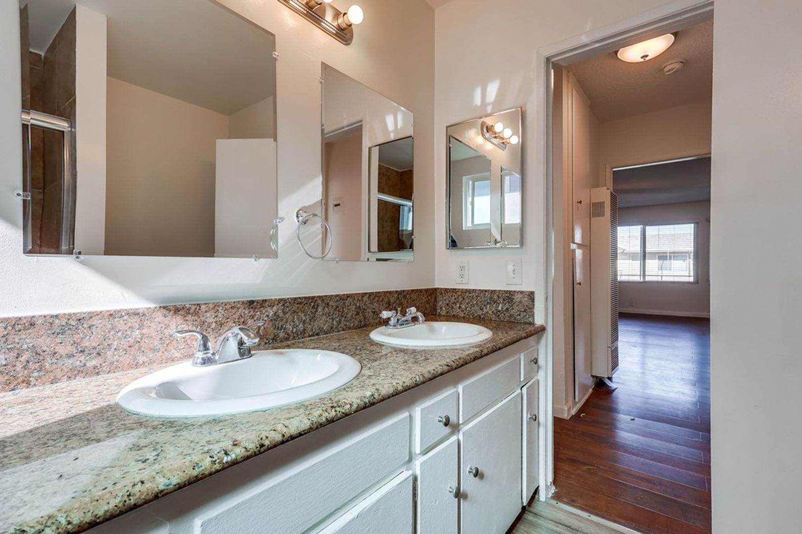 Los Angeles Condo: 4045 Stevely Ave