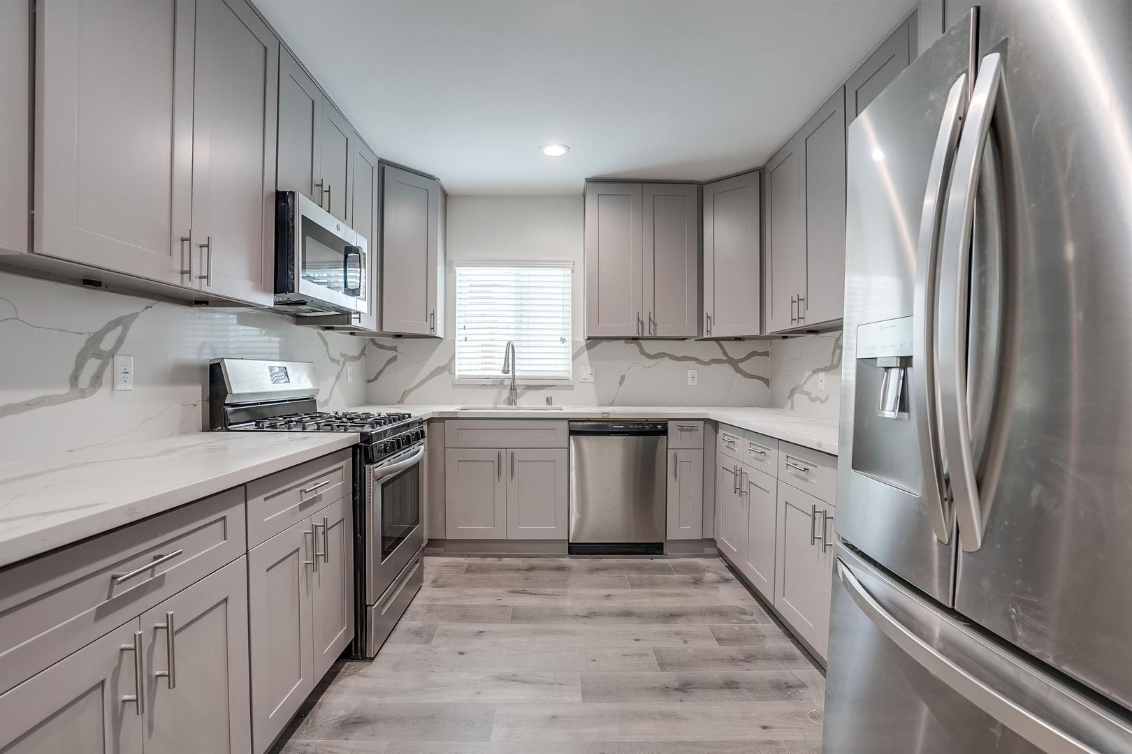 Inglewood Condo: 343 Warren Ln