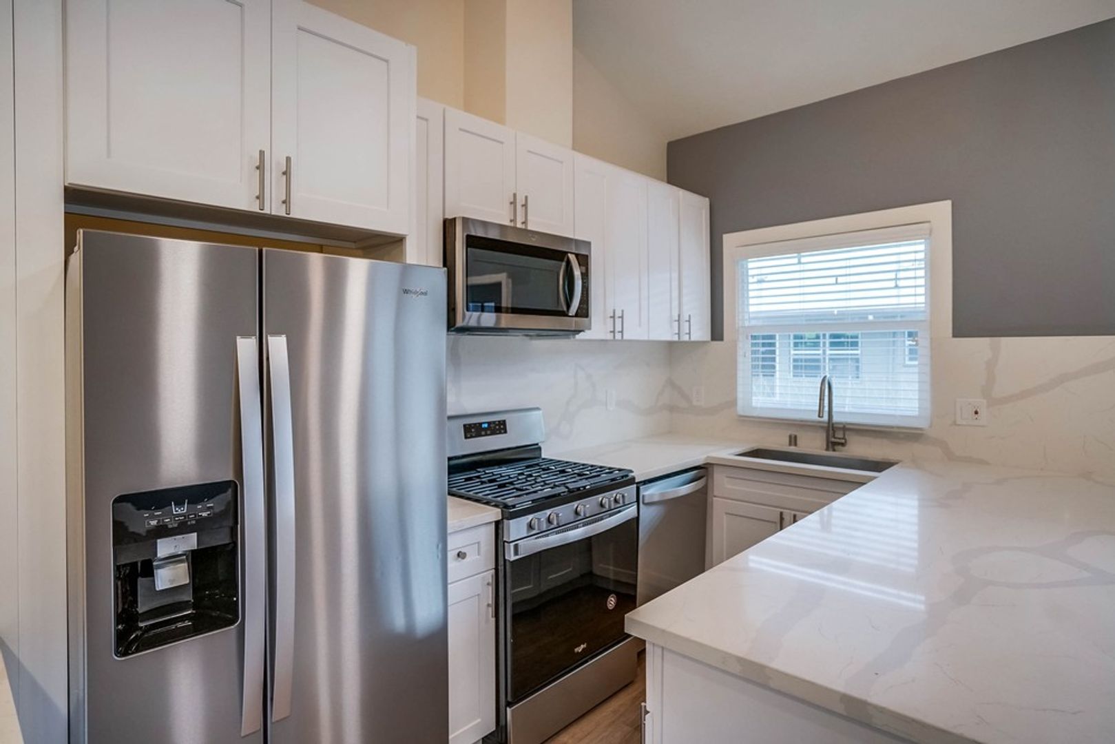 Inglewood Condo: 115 N Eastwood Ave