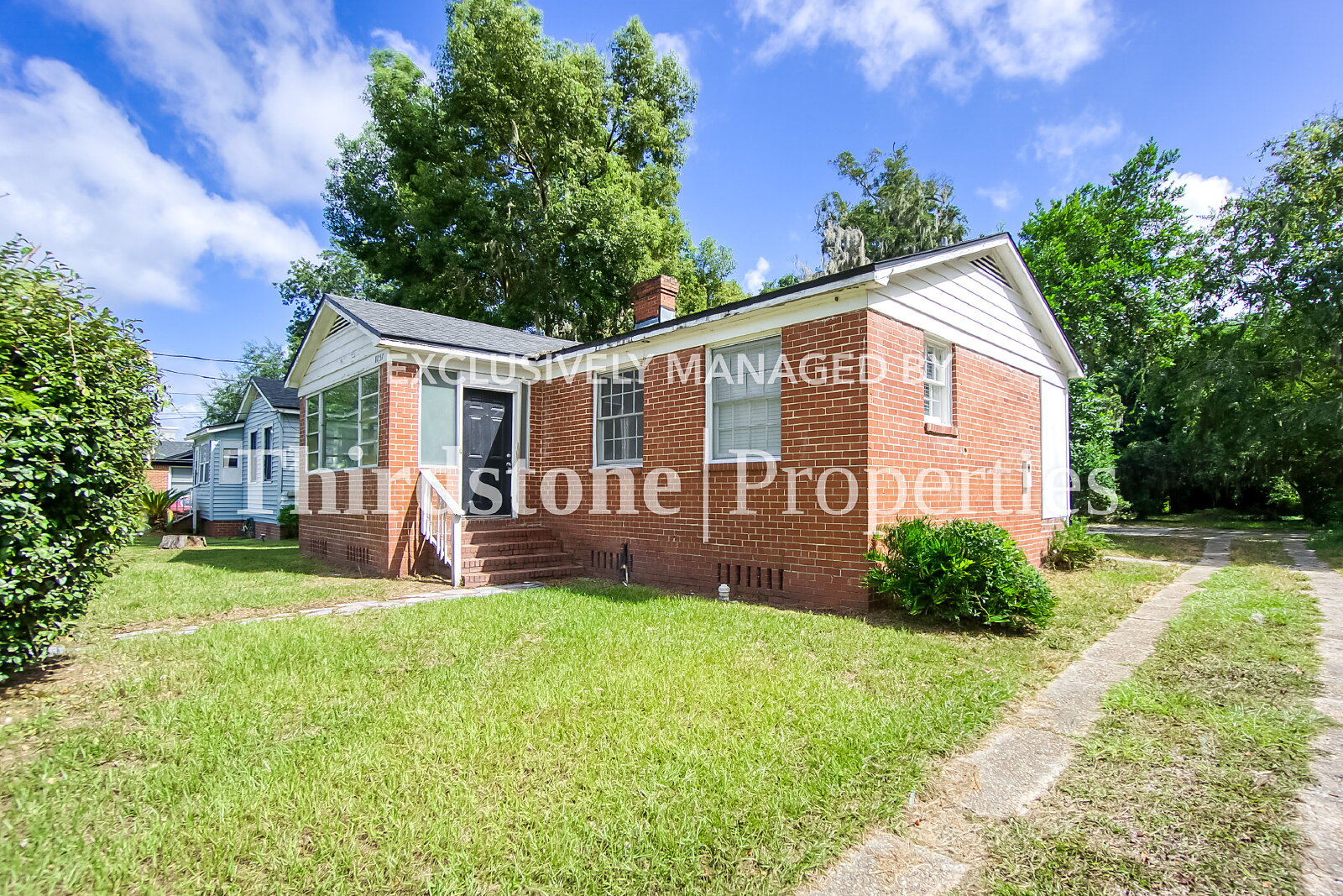 Jacksonville House: 8057 Oakwood Street