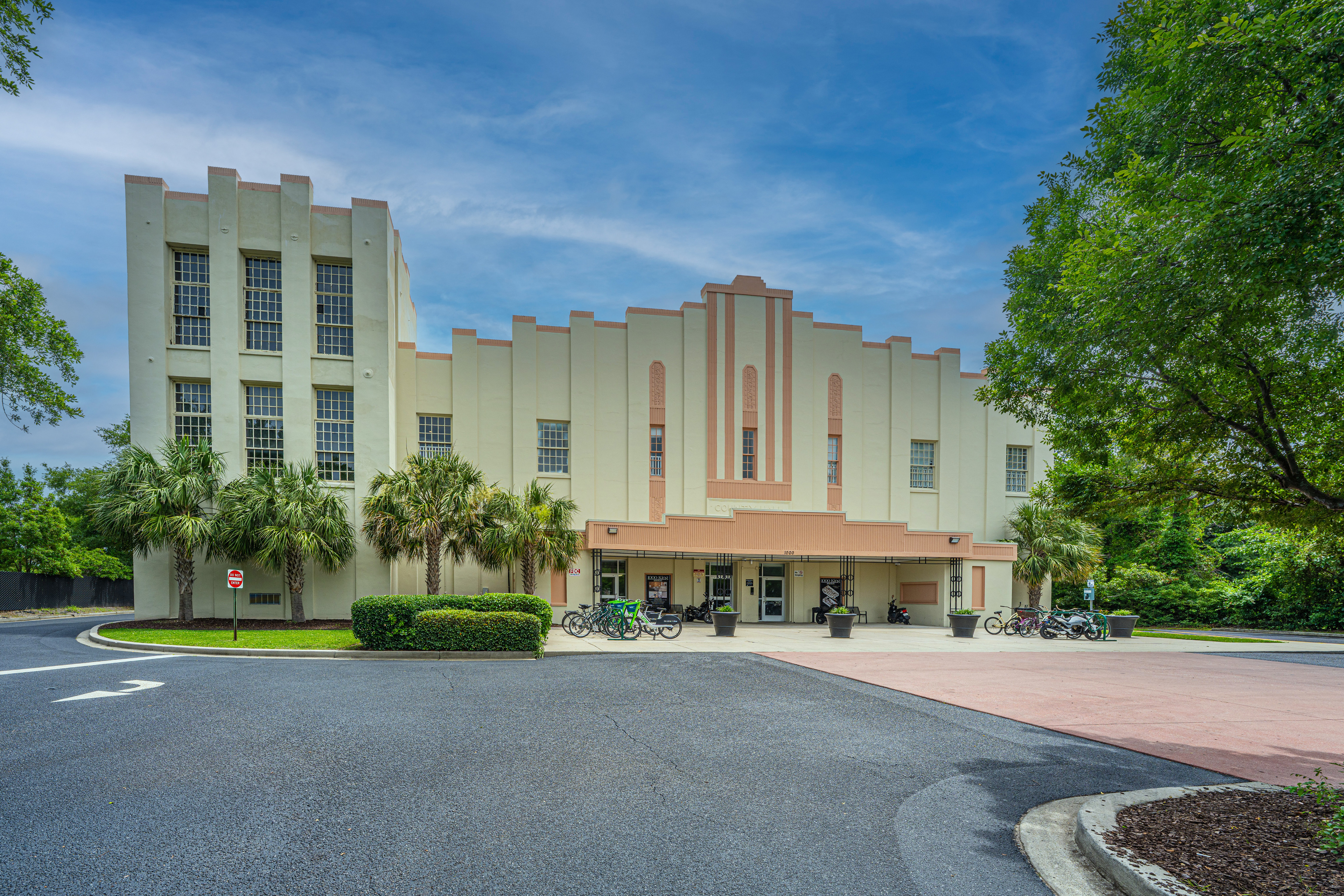 Charleston Condo: 1000 King Street