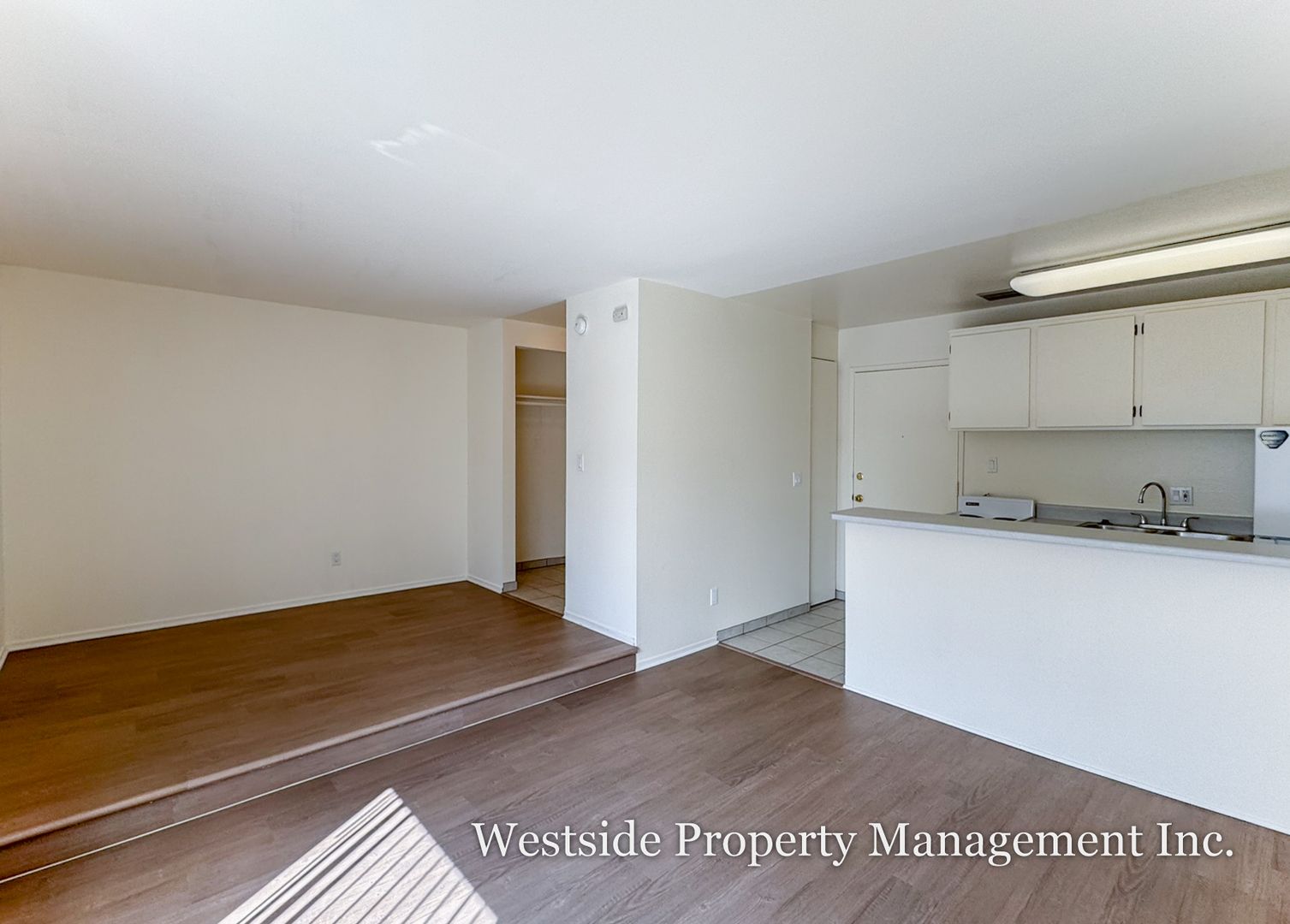 North Hollywood Apartment: 5751 Camellia Ave