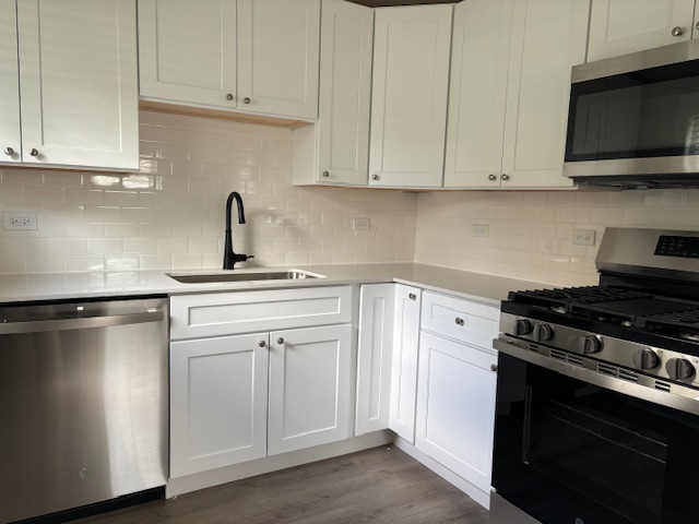 Lake Bluff Condo: 501 Basil Rd