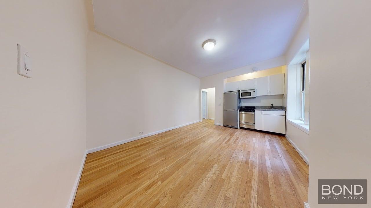 new york Condo: 117 WEST 13TH STREET