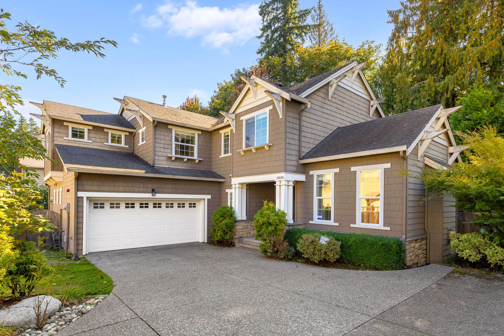 Redmond House: 16939 NE 120th St