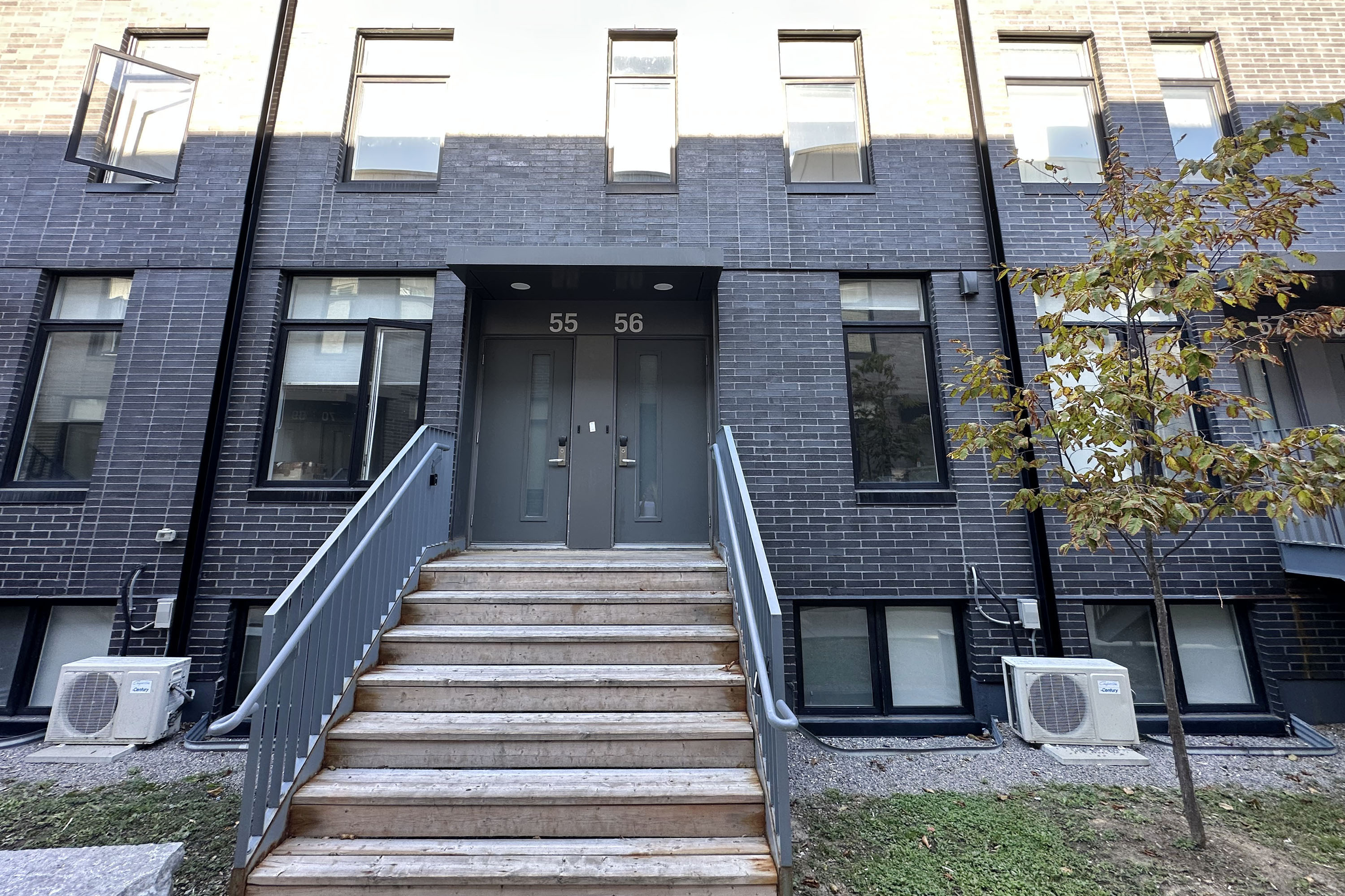 Oshawa Townhome: 1740 Simcoe Street North