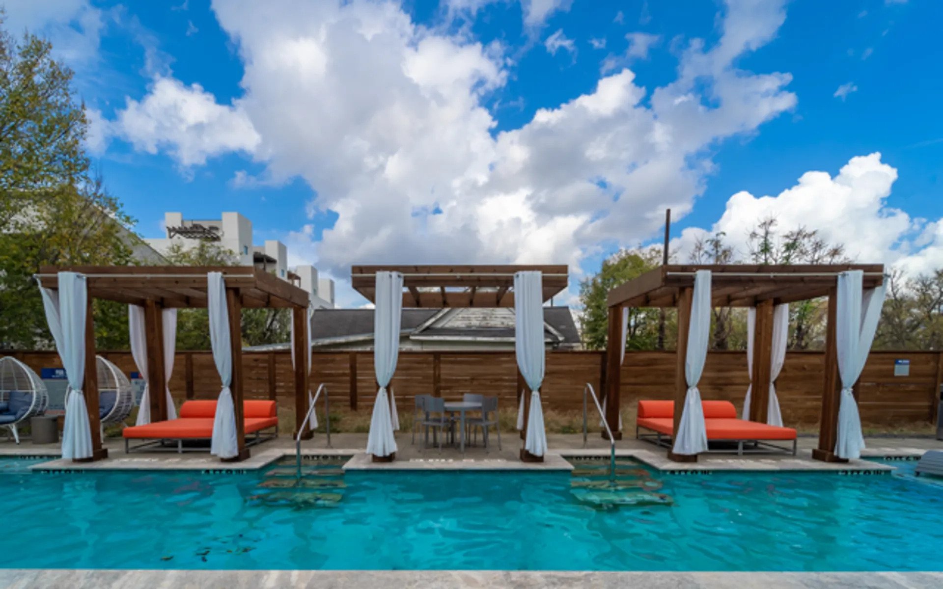 Houston Condo: 3277 Summer St