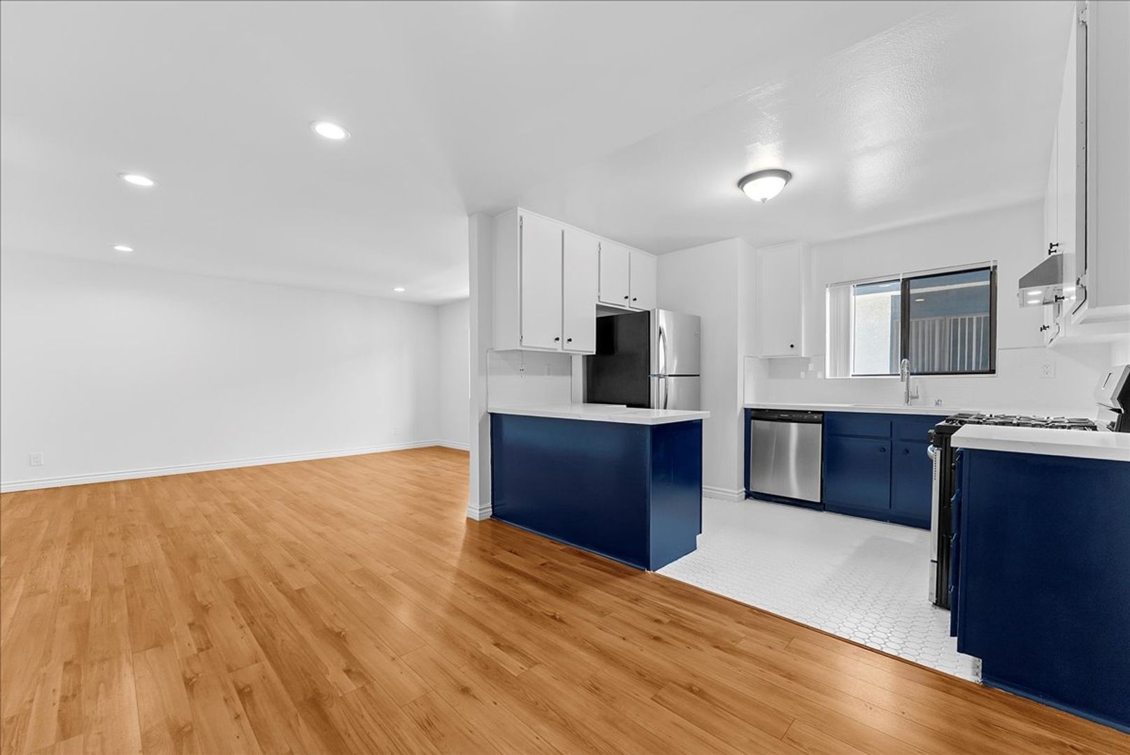 Glendale Condo: 448 W Windsor Road