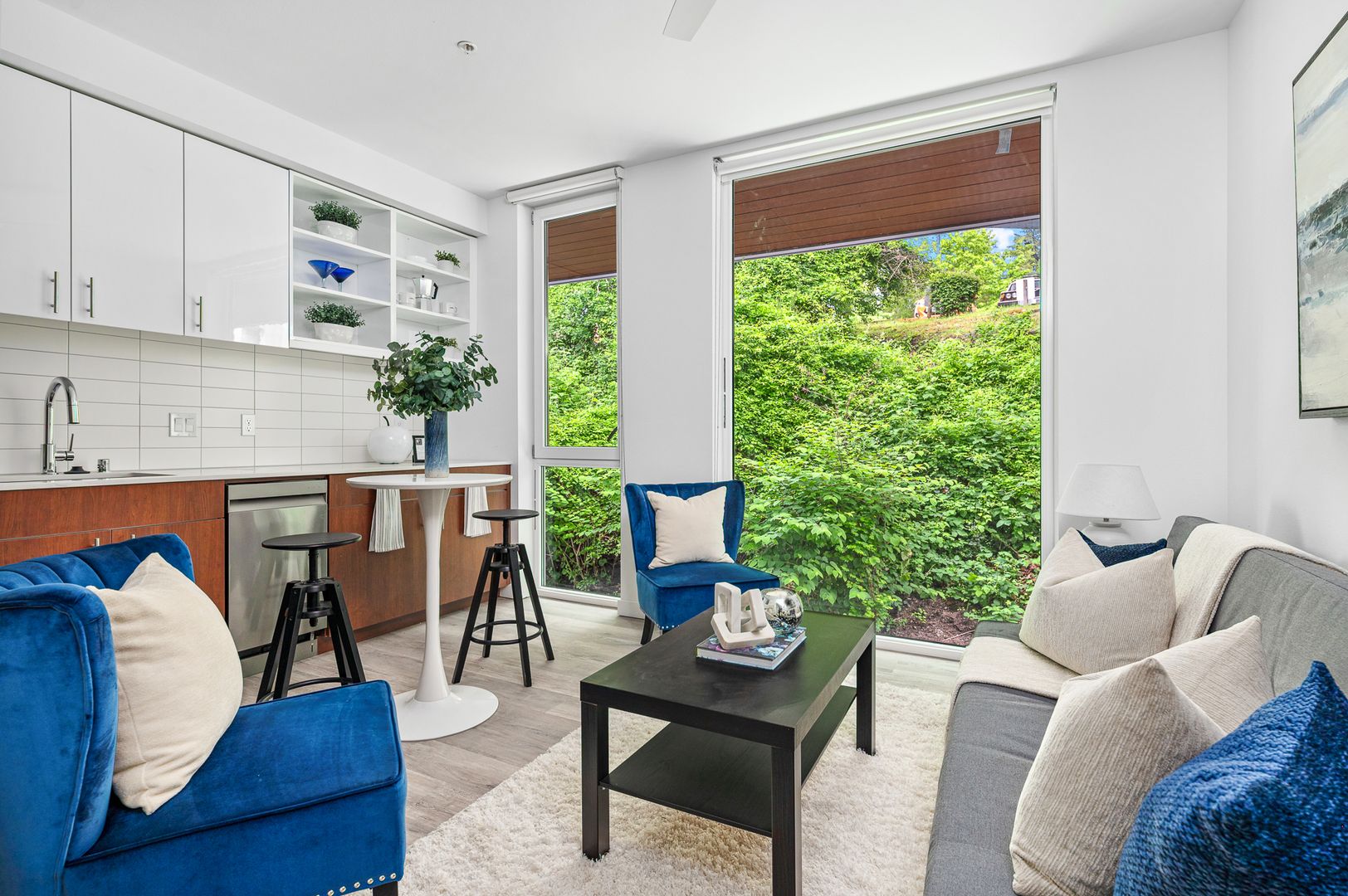 Seattle Apartment: 3150 Fairview Ave E