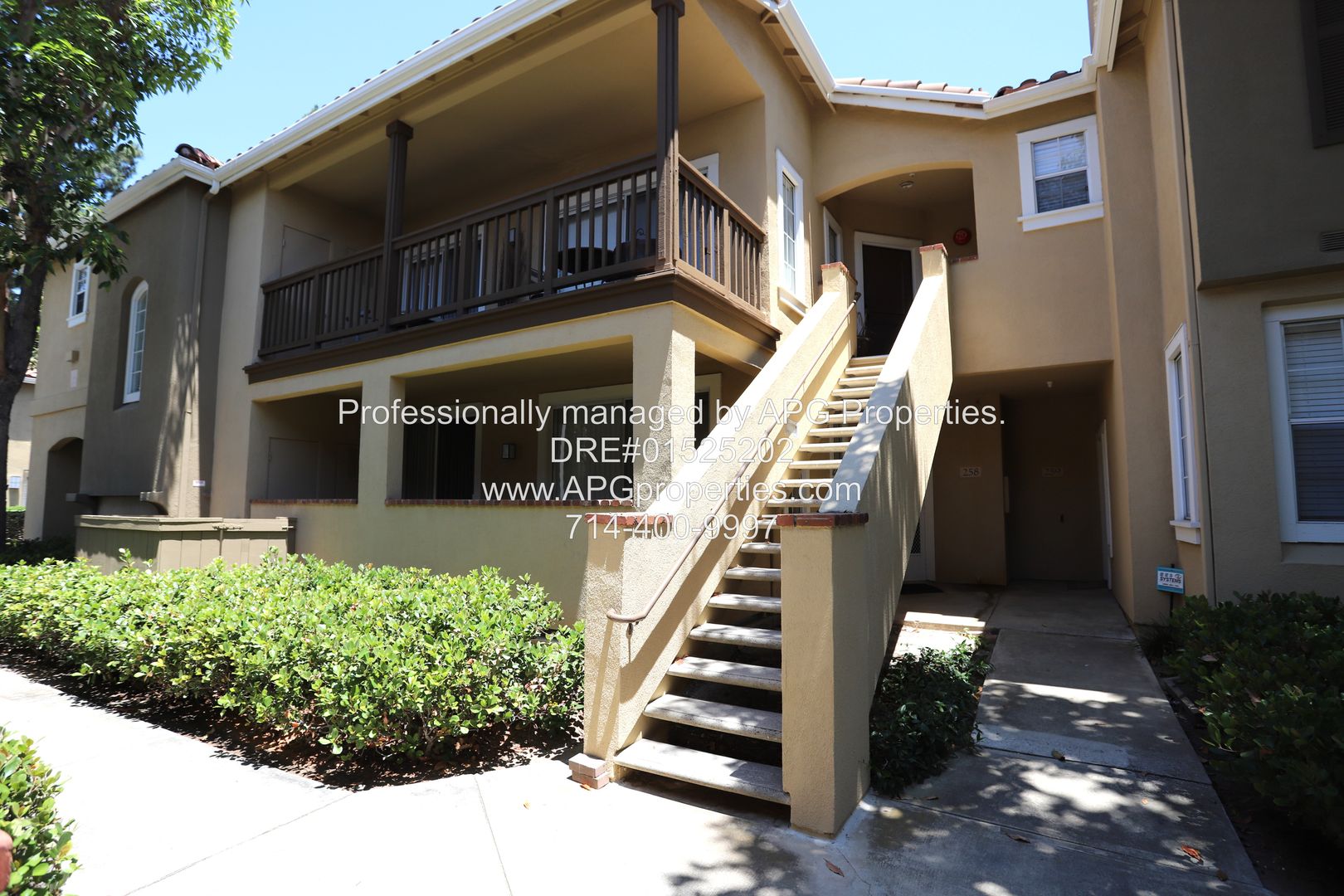 Tustin House: 258 Gallery Way