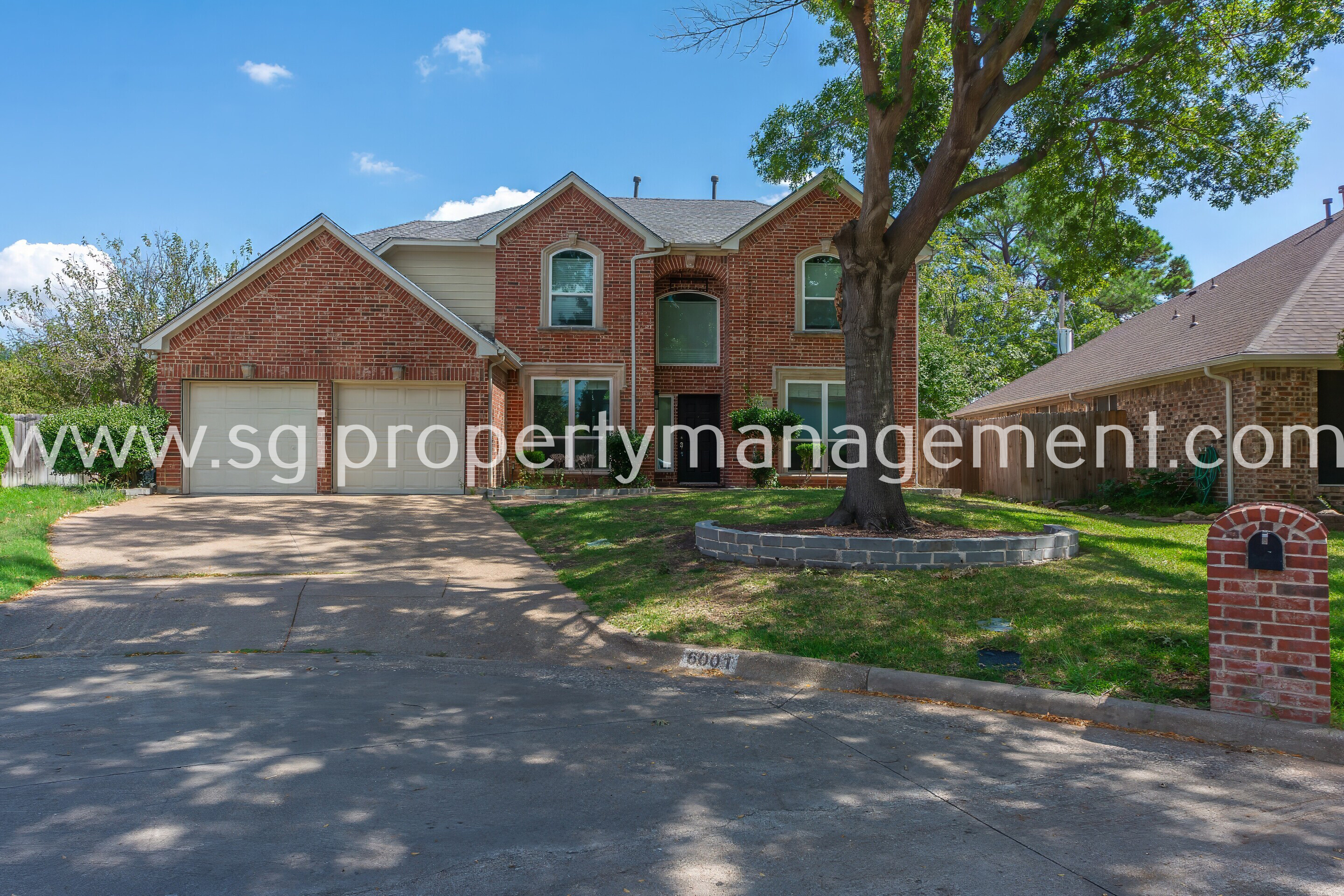 Arlington House: 6001 Pinwood Cir