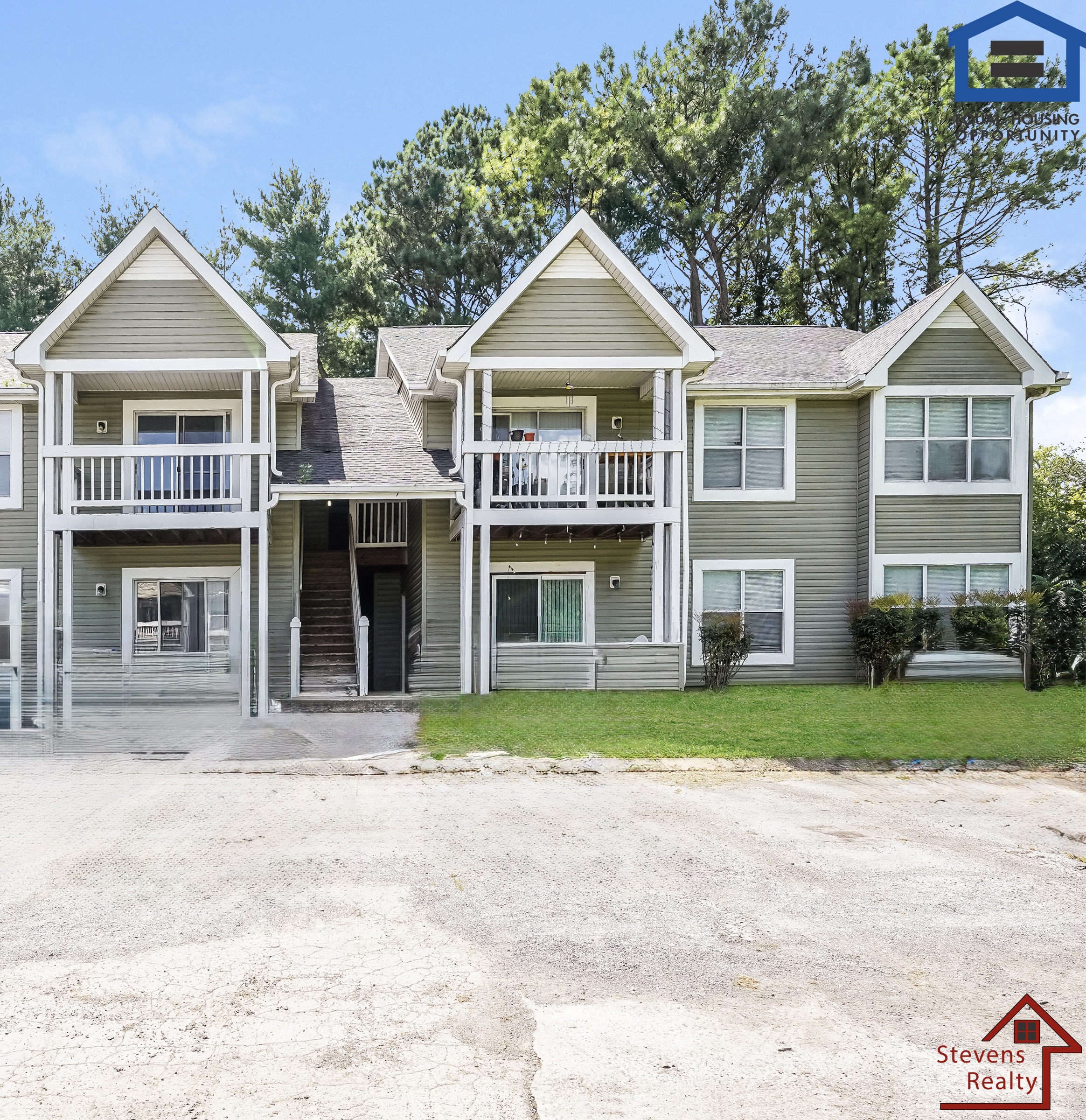 McMinnville Apartment: 430 Oriole Dr