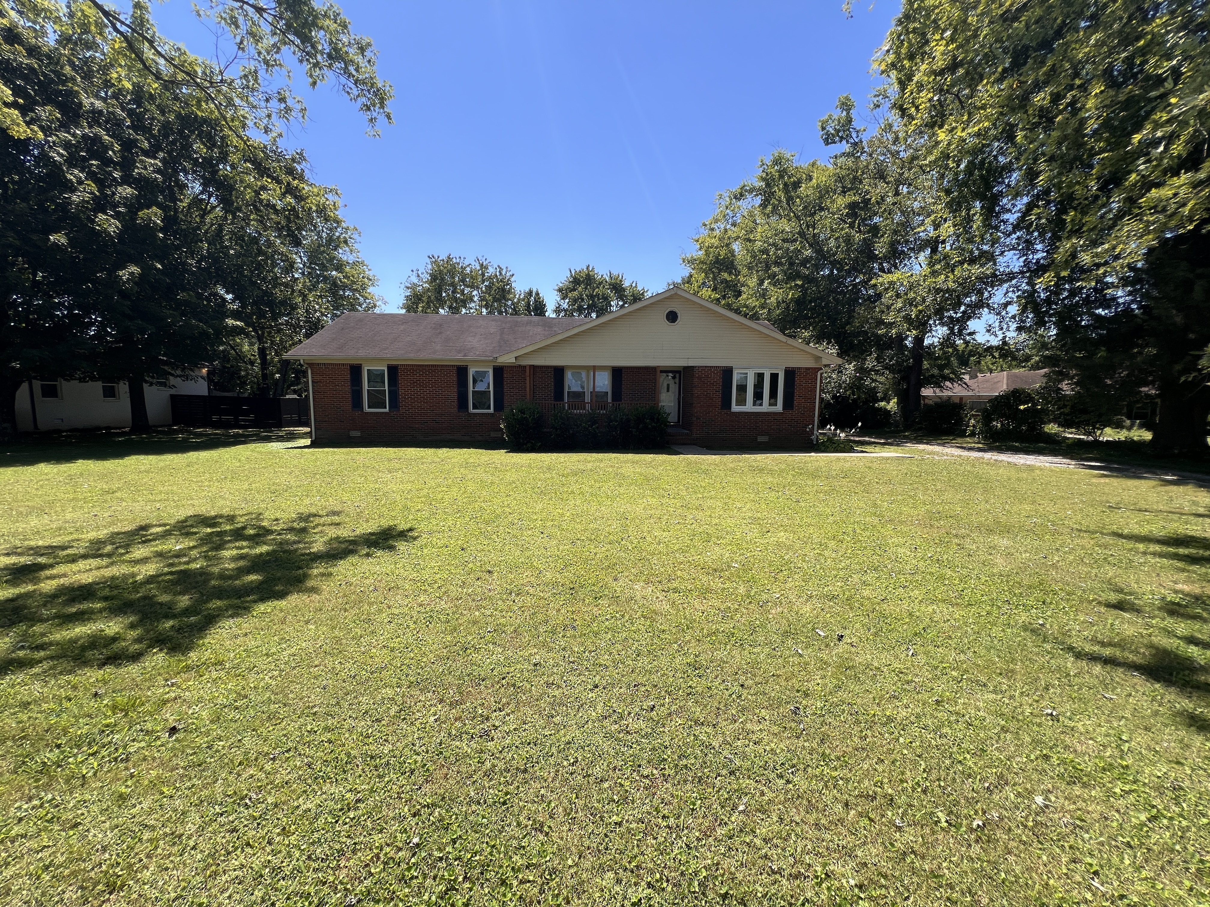 Murfreesboro House: 3911 Manson Pike