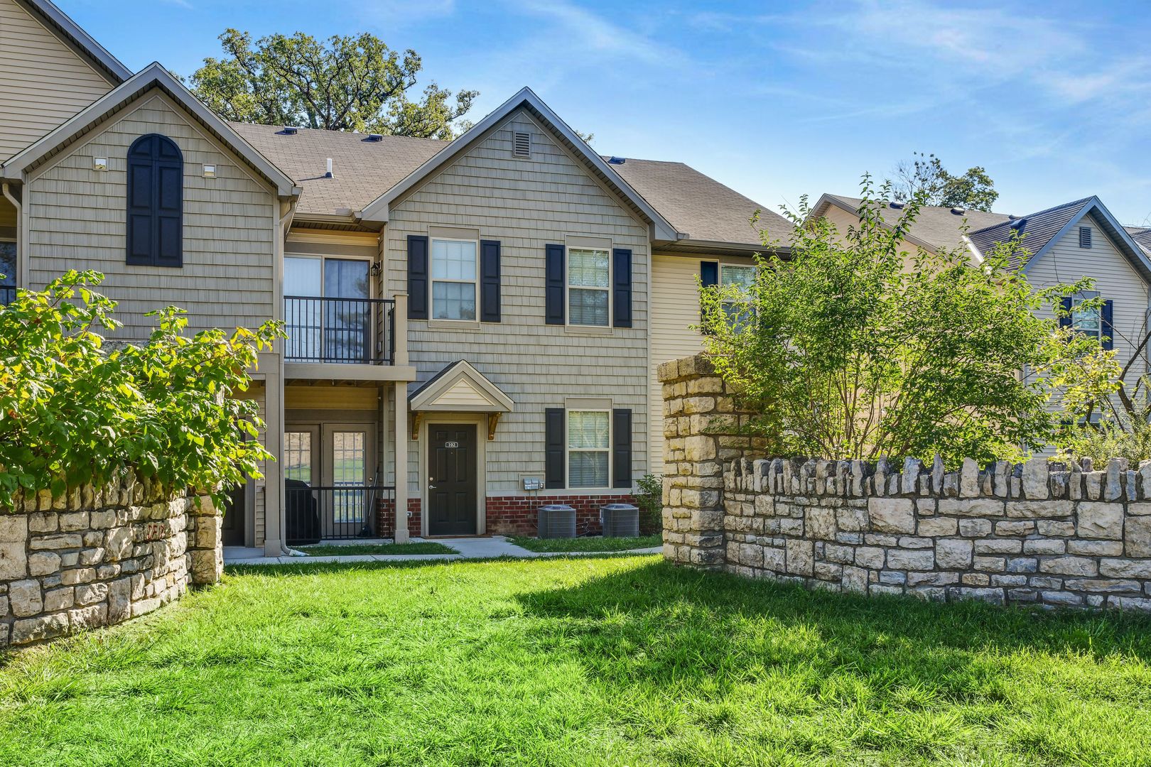 Columbus House: 1605-105 Gilmore Park Ave