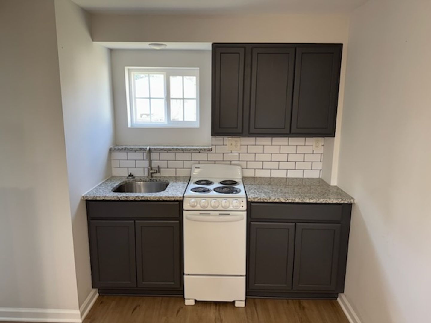 Grove City House: 3939 Front St