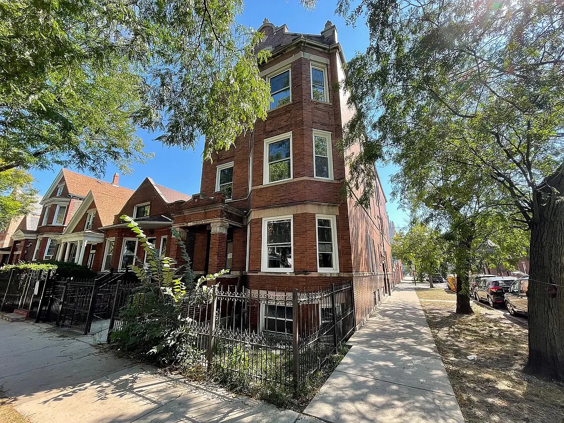 Chicago Apartment: 2659 W 22nd Pl