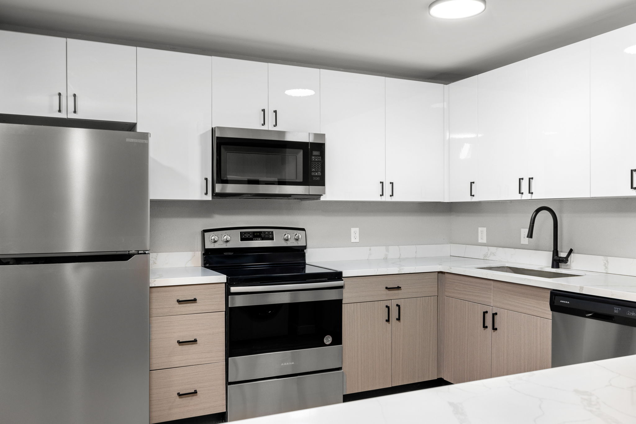 Edwardsville Apartment: 50 Devon Ct