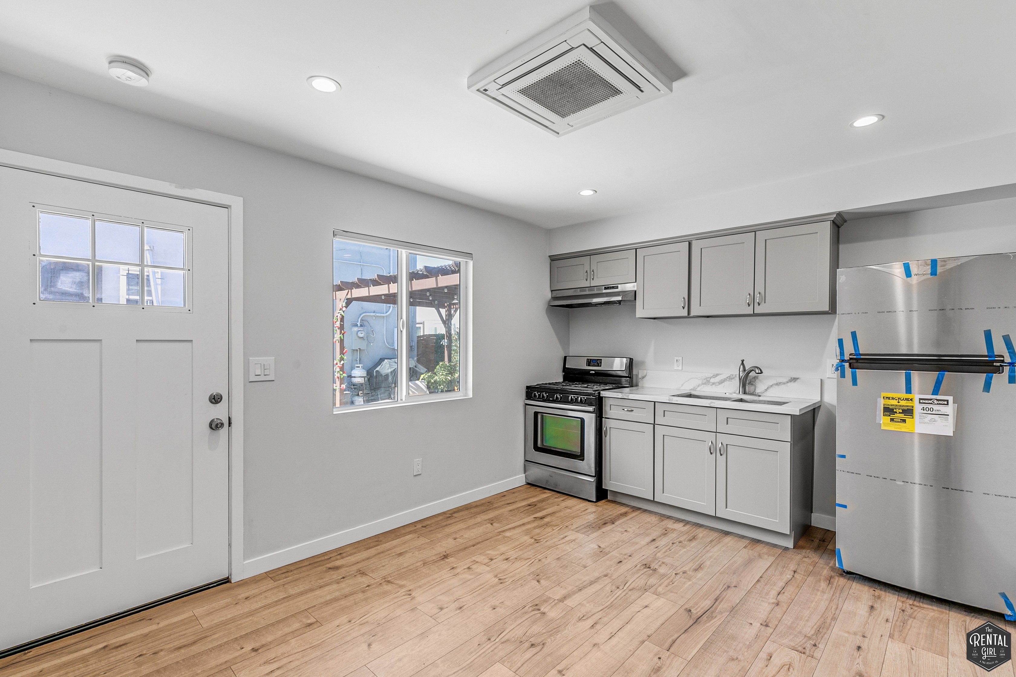 Los Angeles Condo: 6744 Arlington Ave