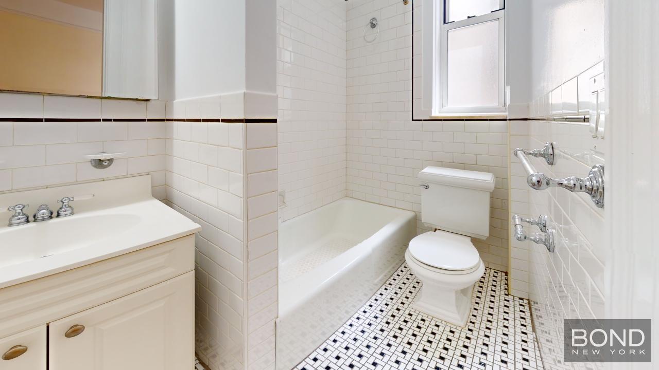 New York Condo: 117 WEST 13TH STREET