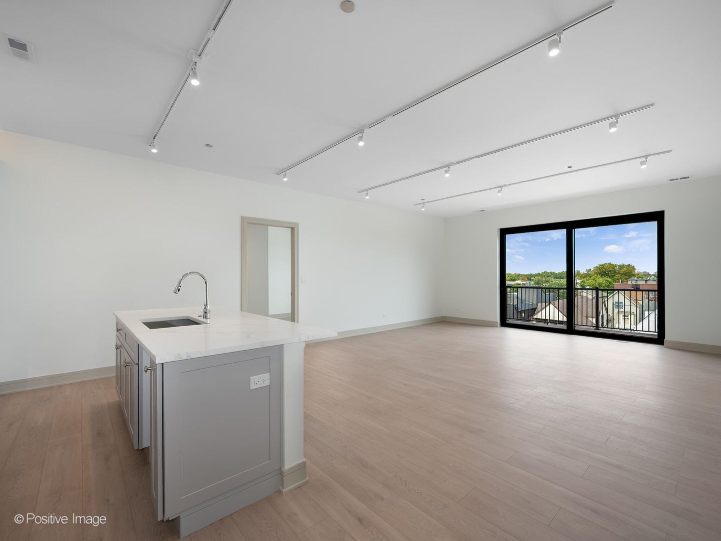 Chicago Condo: 3202 N. Racine Ave.