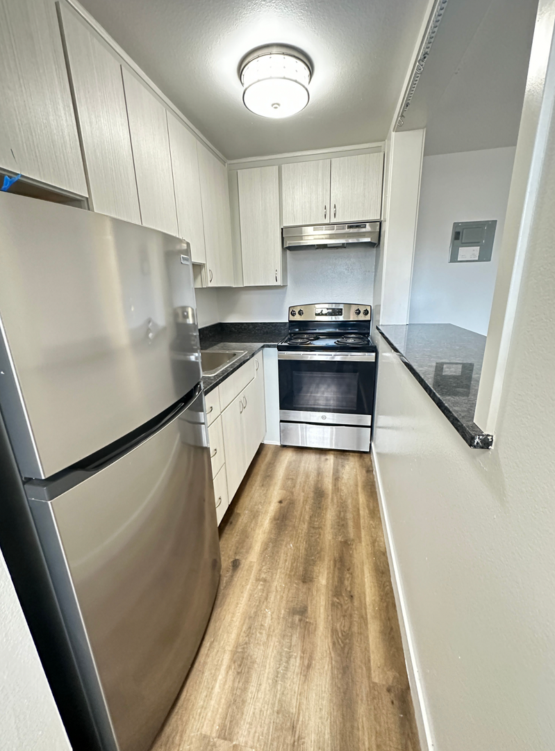Englewood Apartment: 3377 S Clarkson St