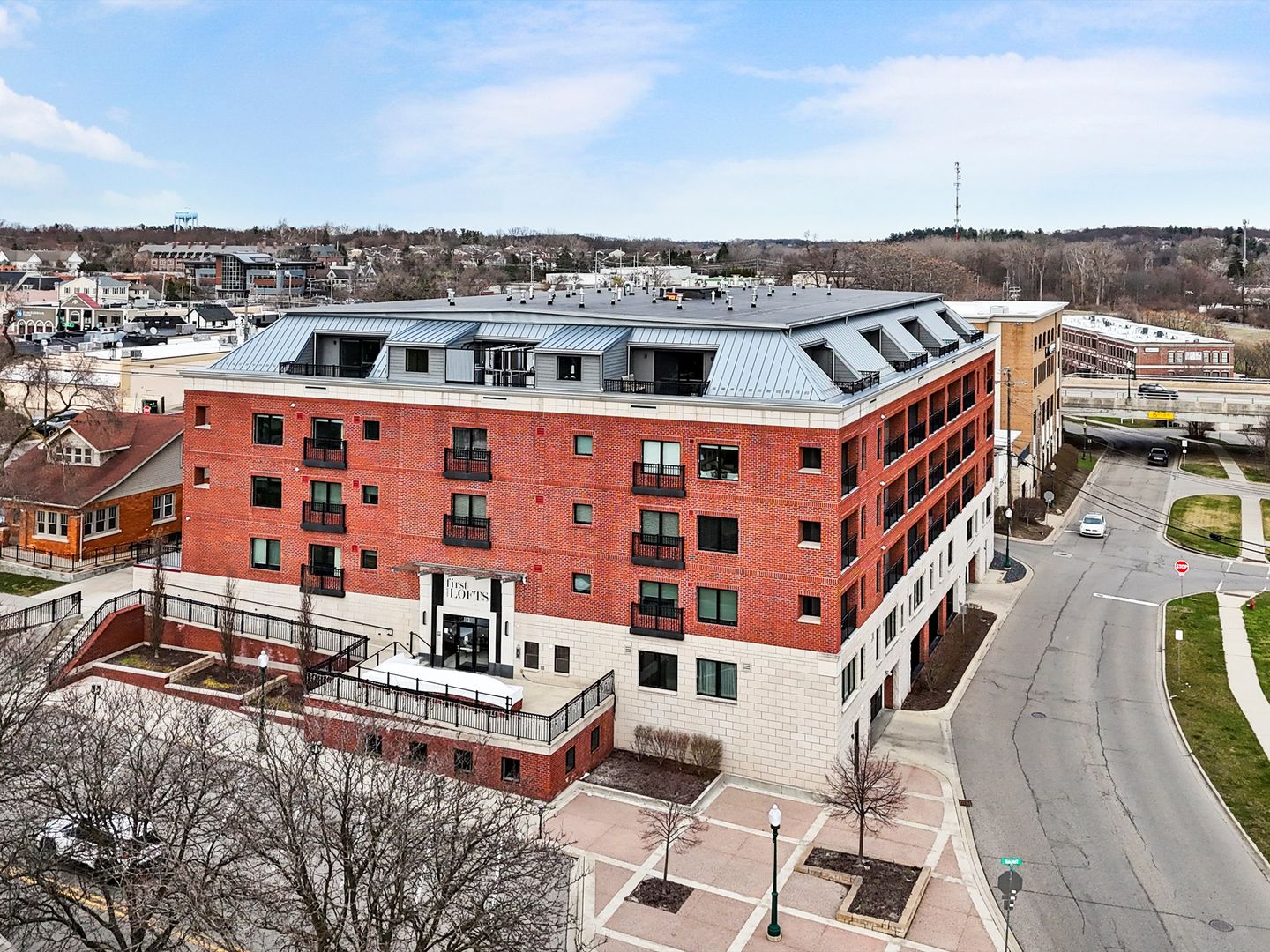 Rochester Apartment: 112 Walnut Blvd