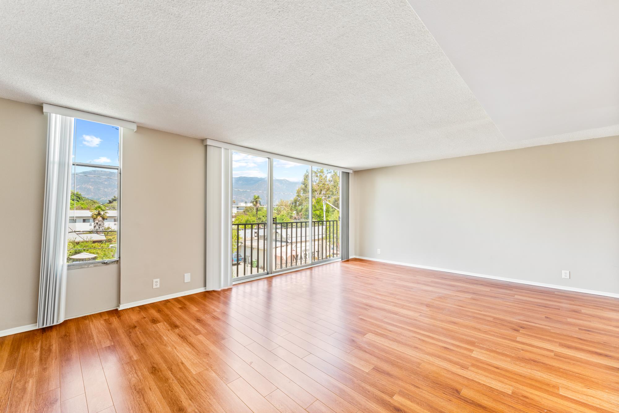 Pasadena Apartment: 1155 E. Del Mar Blvd.