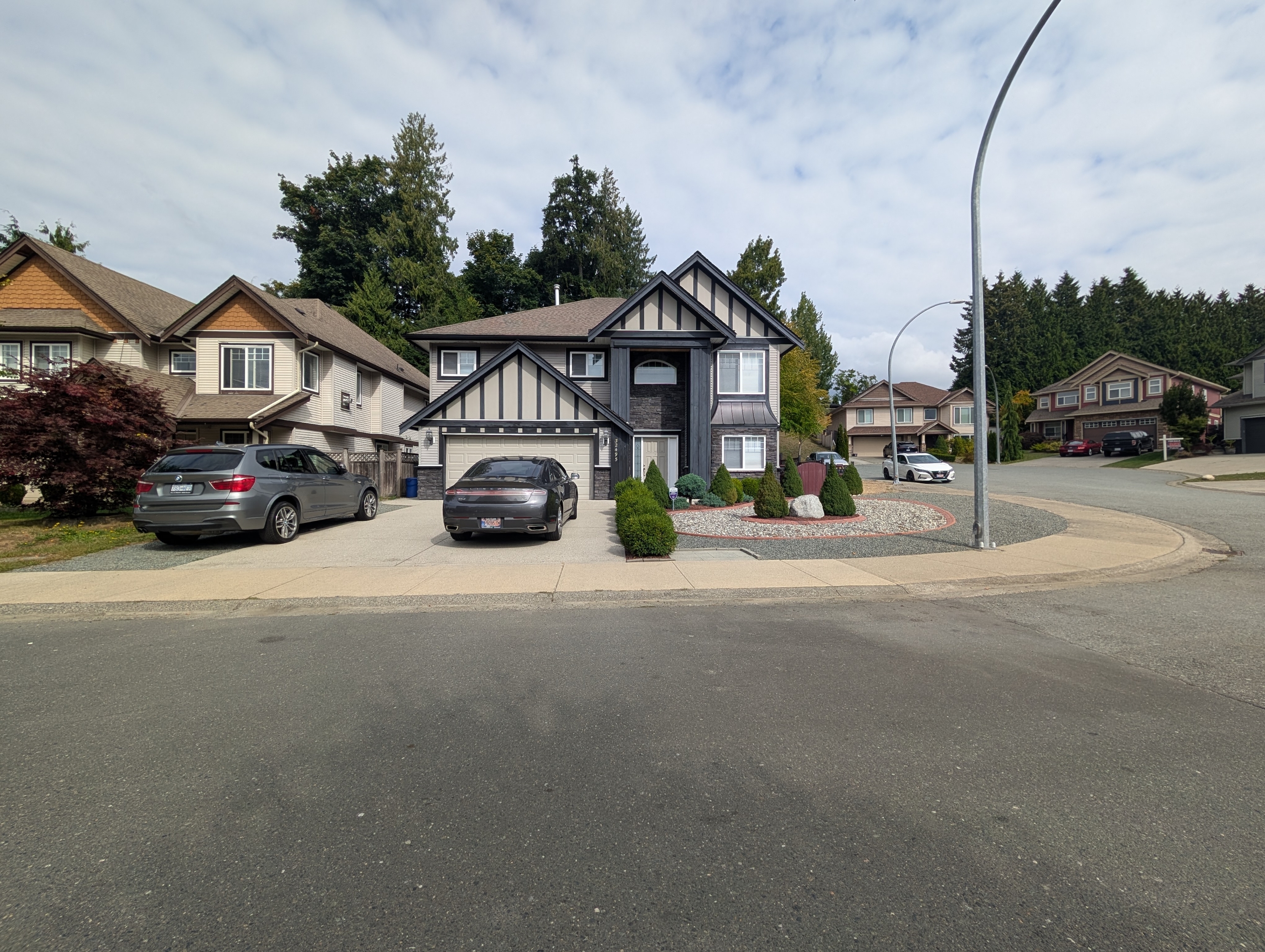 Mission House: 33495 Abercrombie Pl