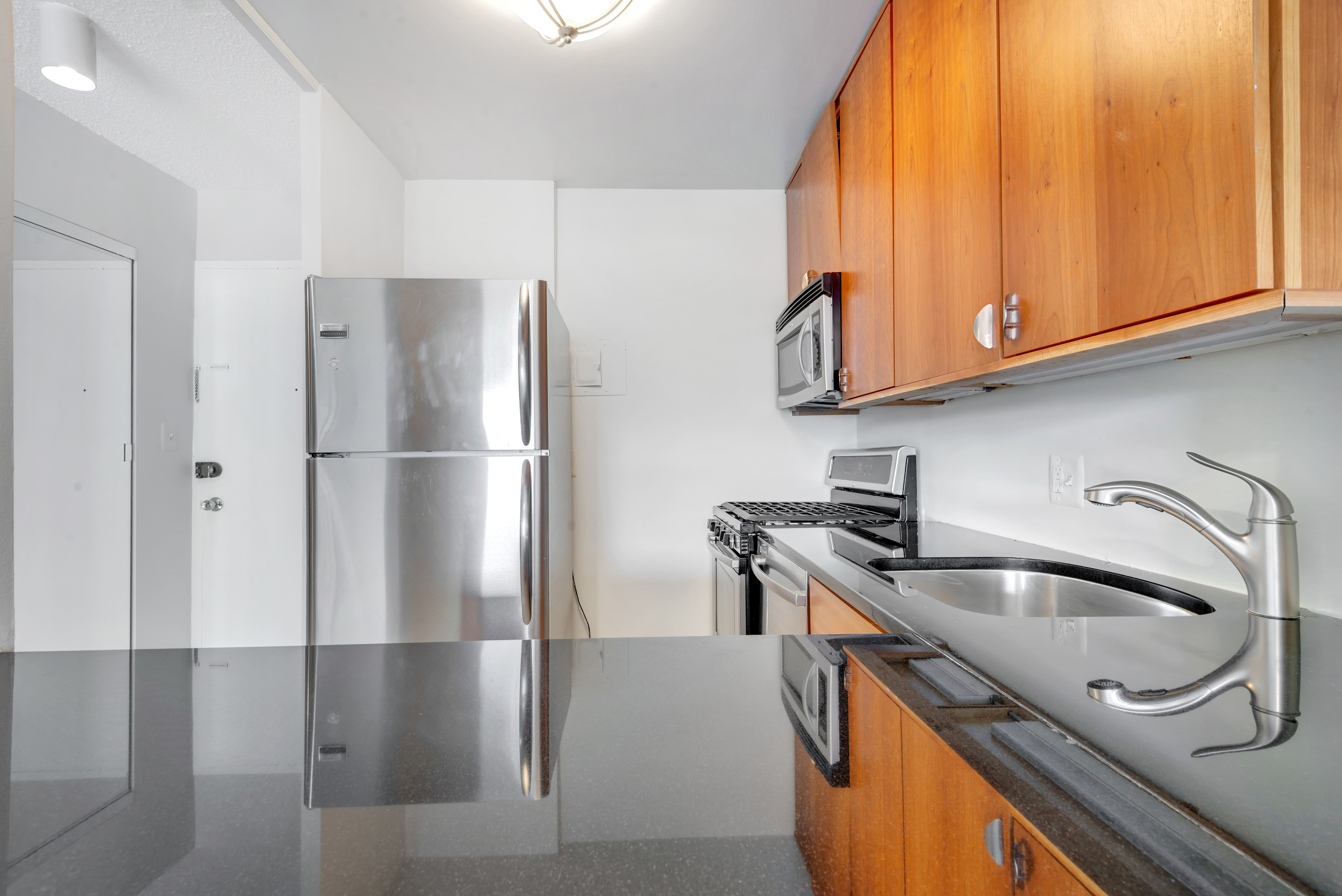 Washington Condo: 1330 New Hampshire Ave NW