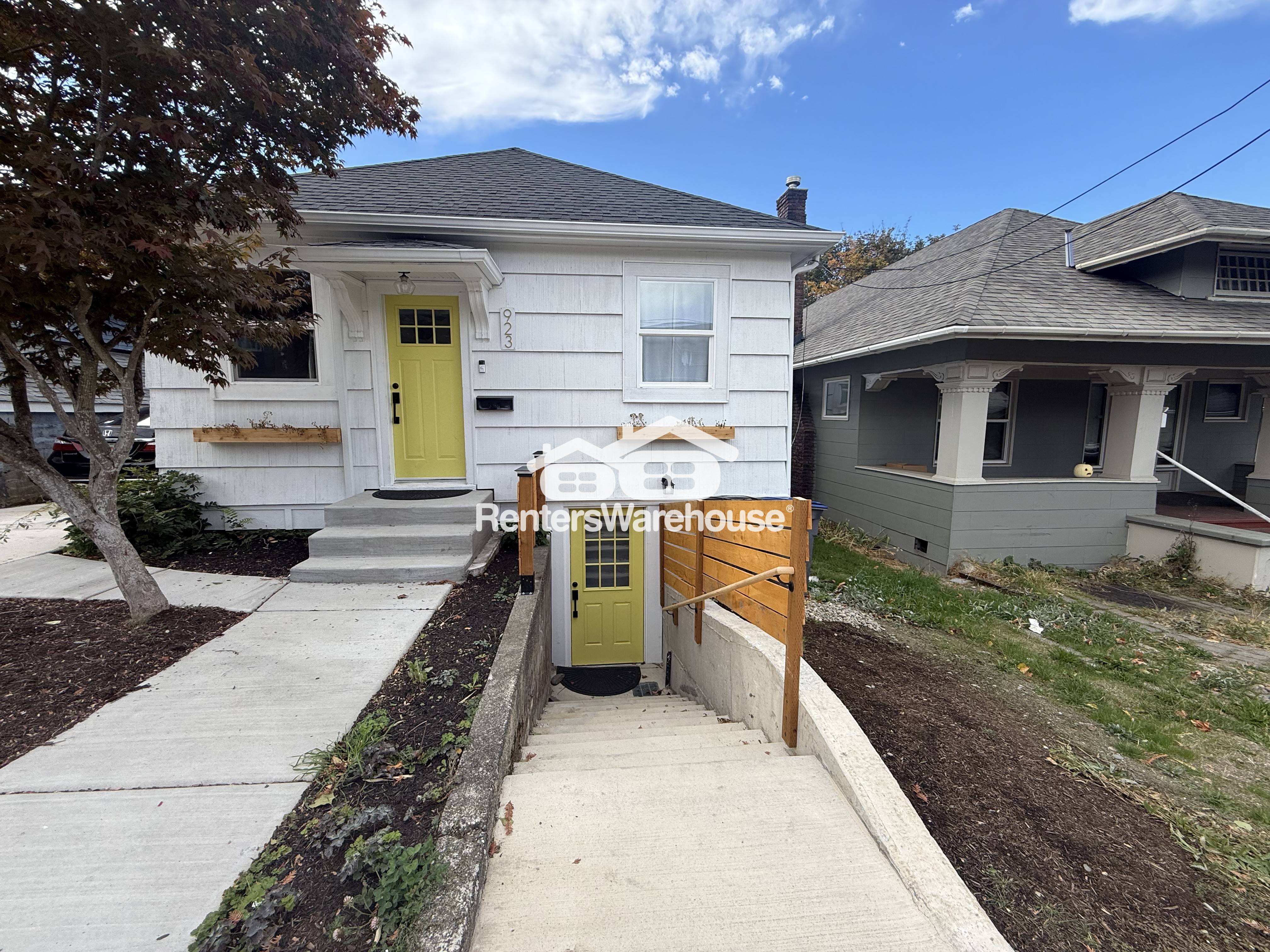 Bremerton Townhome: 923 Pleasant Ave