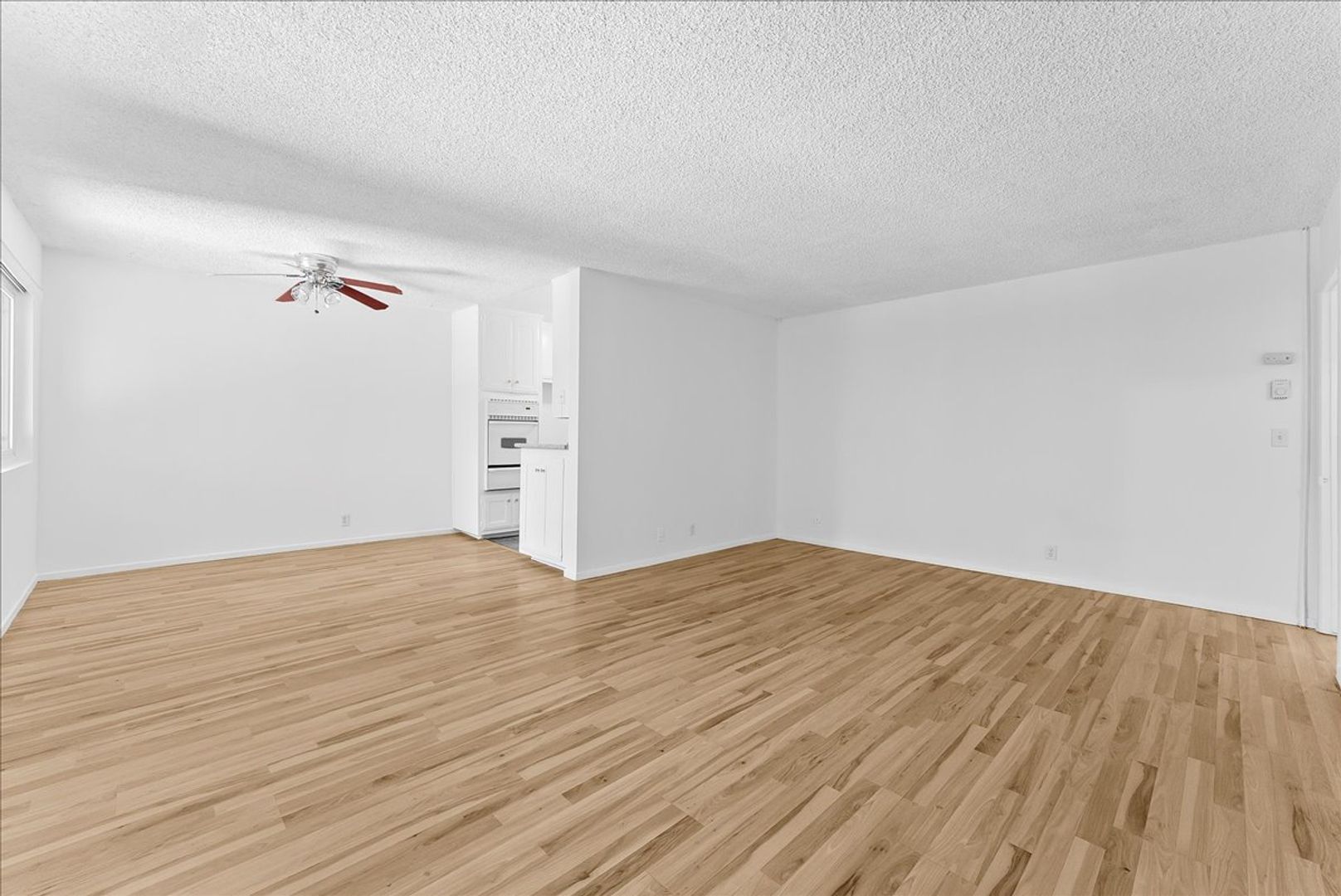 Glendale Condo: 1155 Thompson Ave